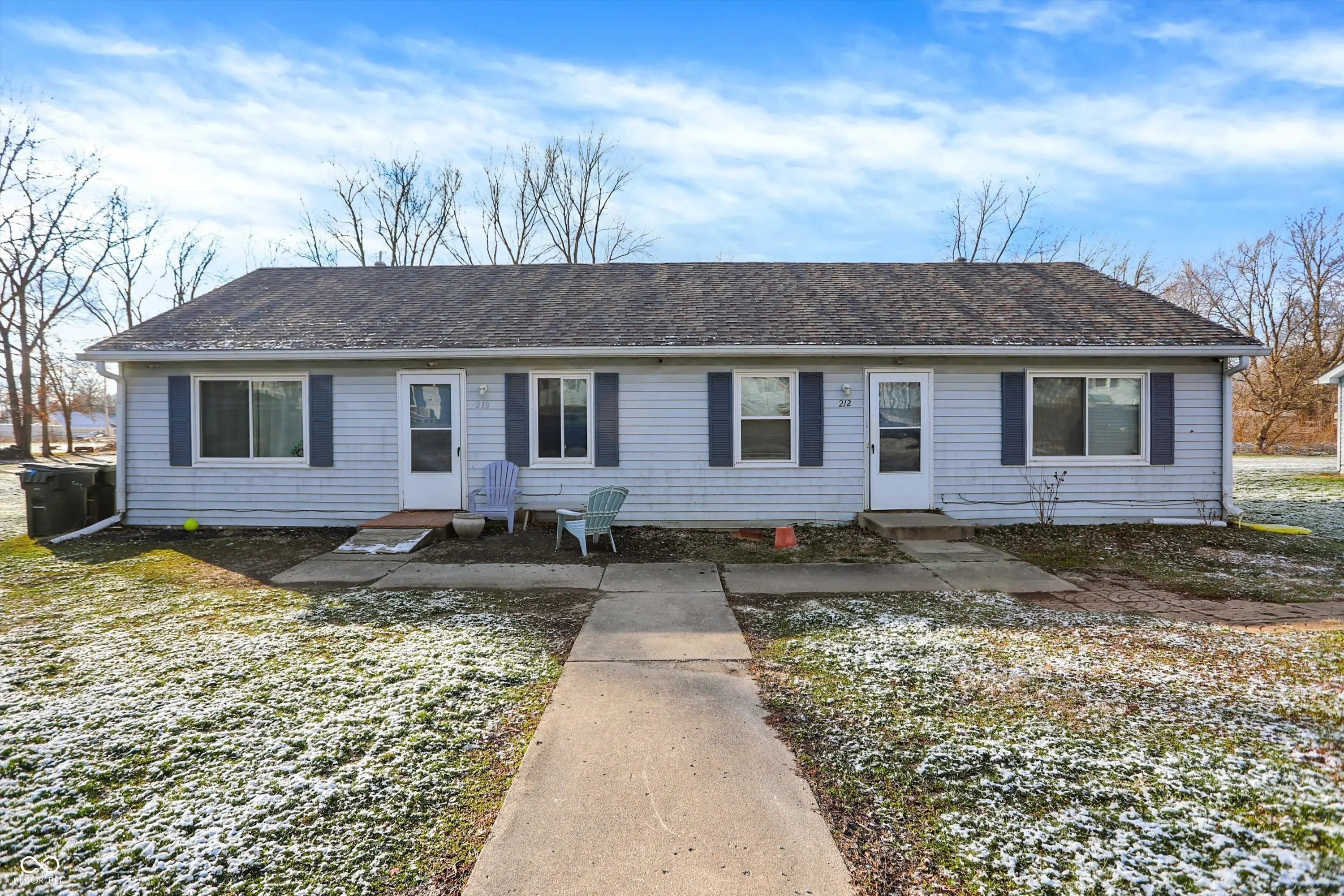 Photo of 210 212 Winters Way Carthage, IN 46115