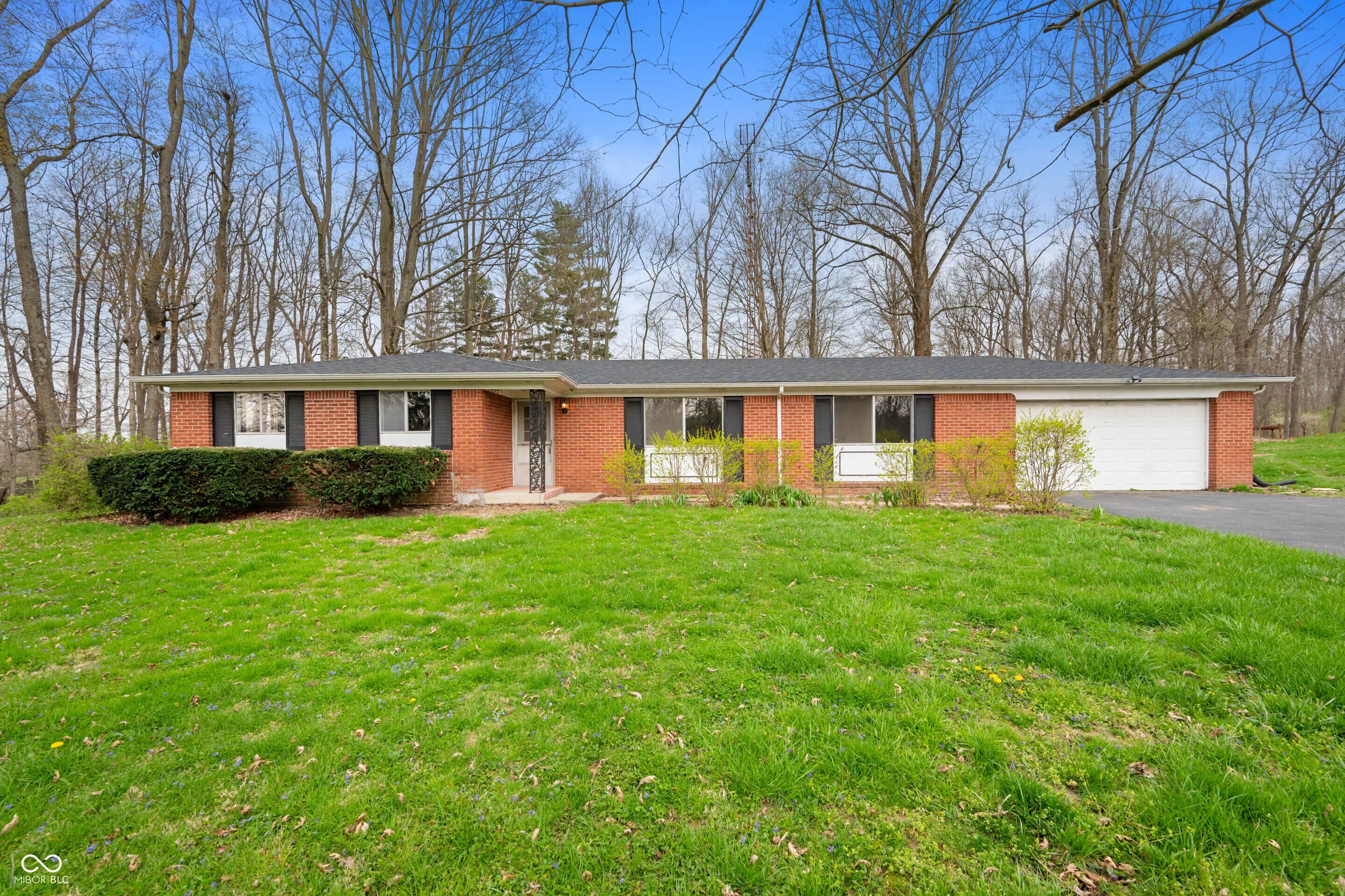 1023 W Dun Grazin Drive, Connersville