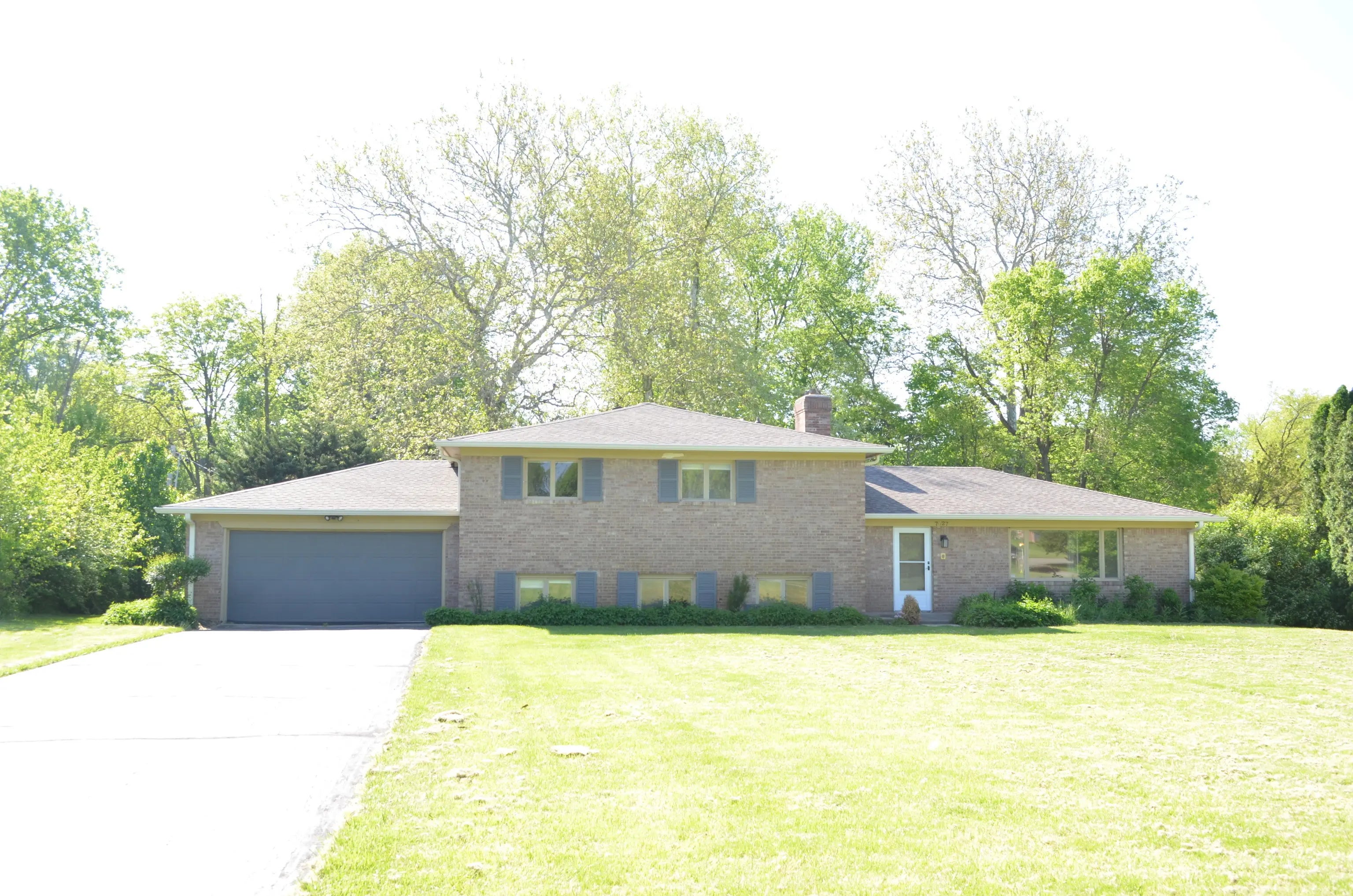 7027 Creekside Lane, Indianapolis