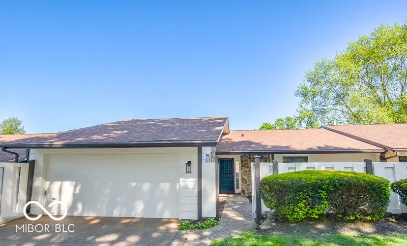 2933 S Oneal Drive G-19, Bloomington