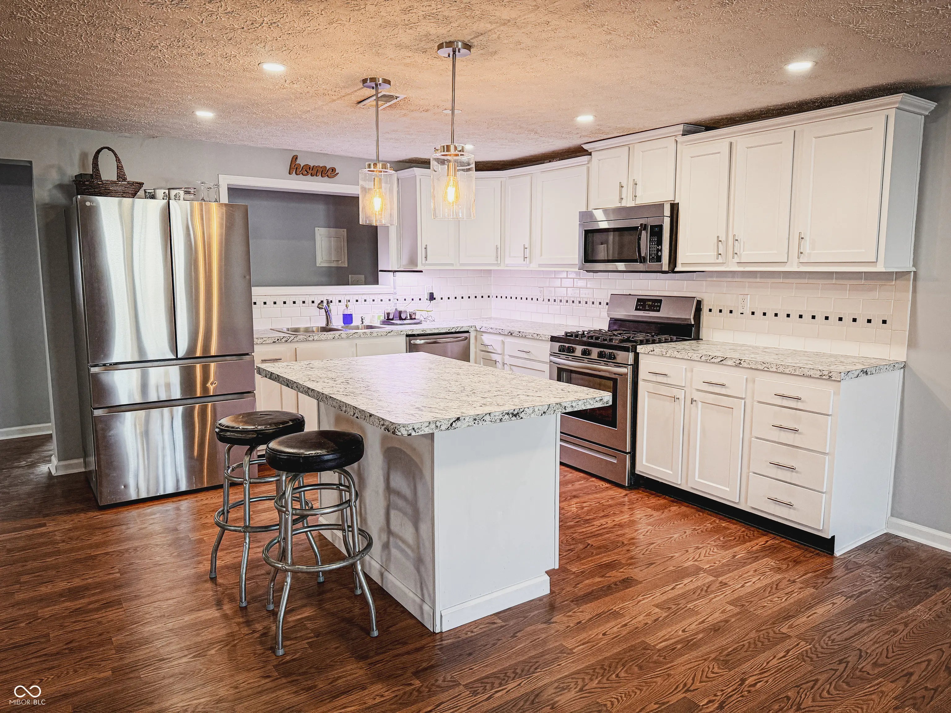 325 Elm Street, Hope