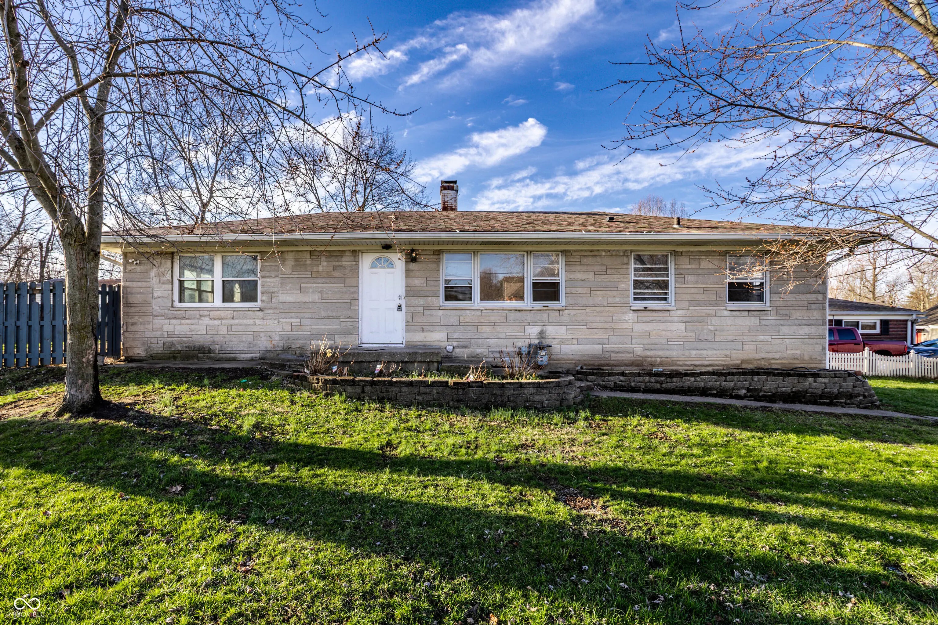 8415 E 10th Street, Indianapolis