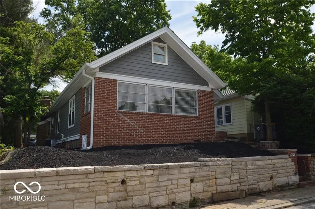1205 S Lincoln Street, Bloomington