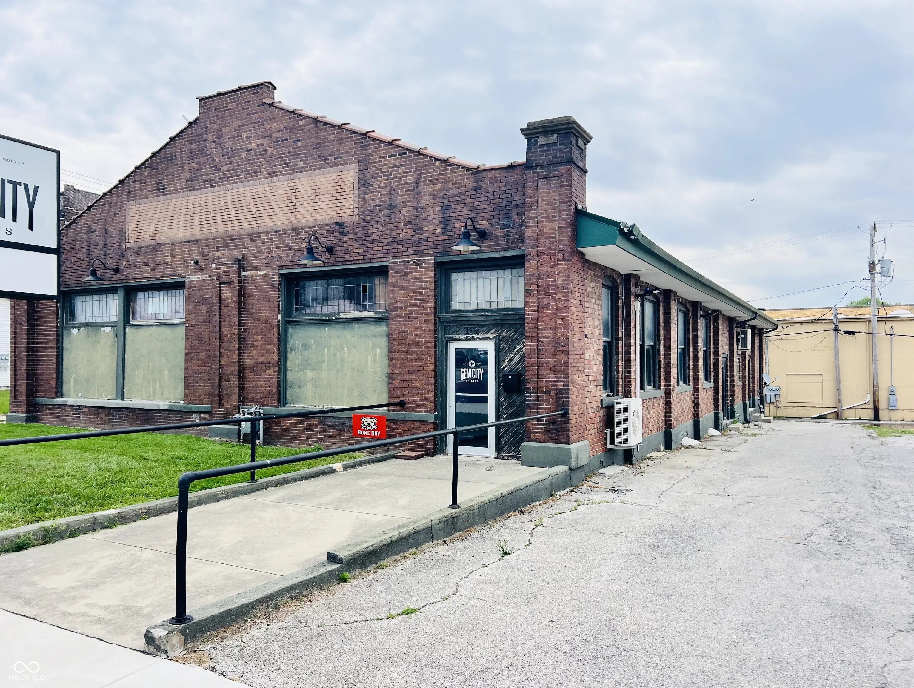 Photo of 359 N Main Street Frankfort, IN 46041