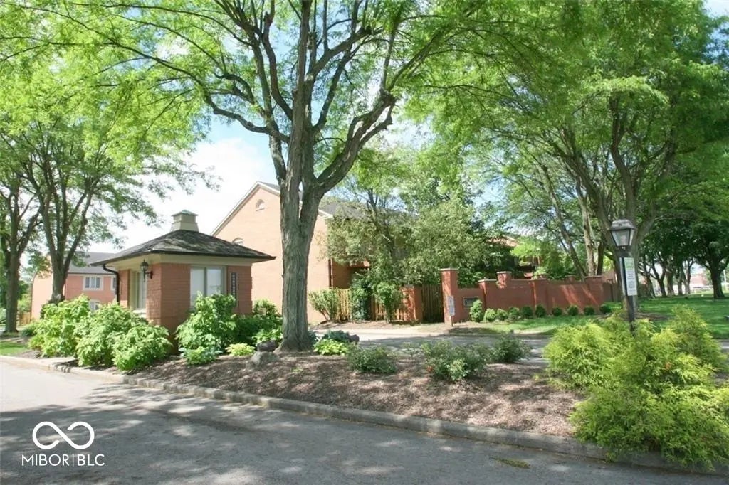 8501 Canterbury Square E, Indianapolis