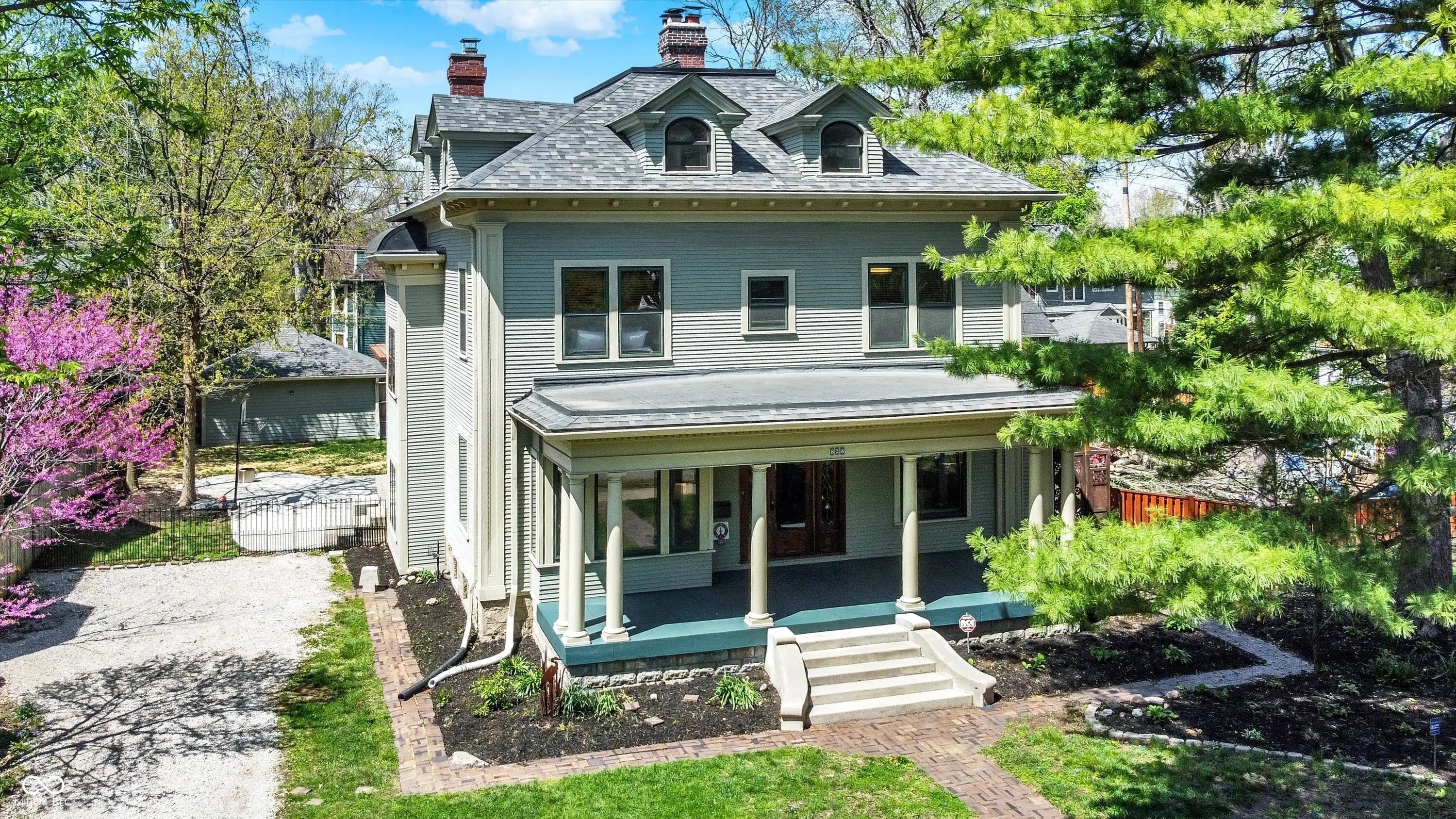 828 Woodruff Place Middle Drive, Indianapolis