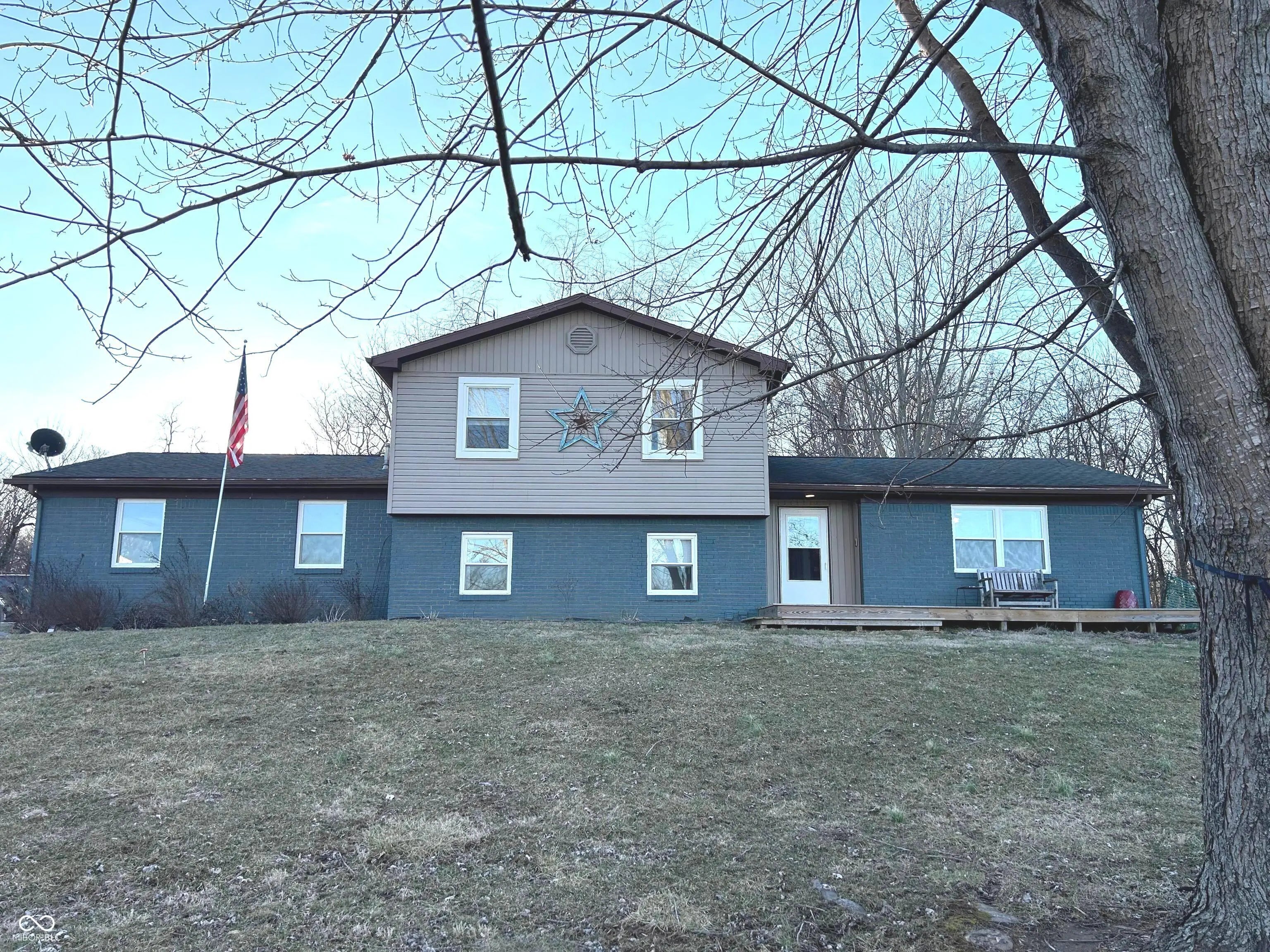 888 N Coloma Road, Rockville