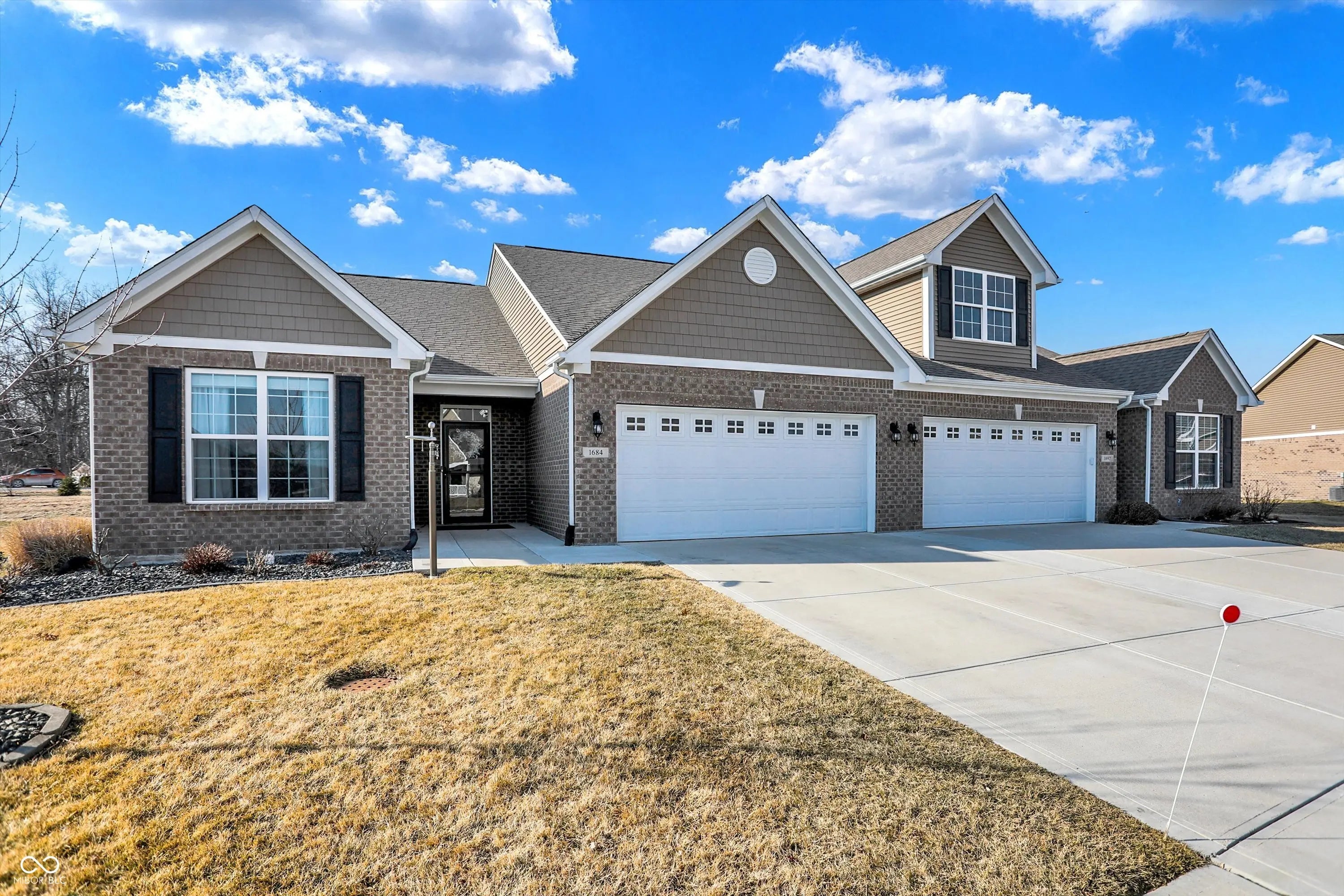1684 Hedley Way W, Avon