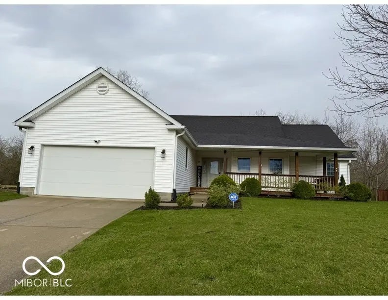 Photo of 130 Hanover Drive Morristown, IN 46161