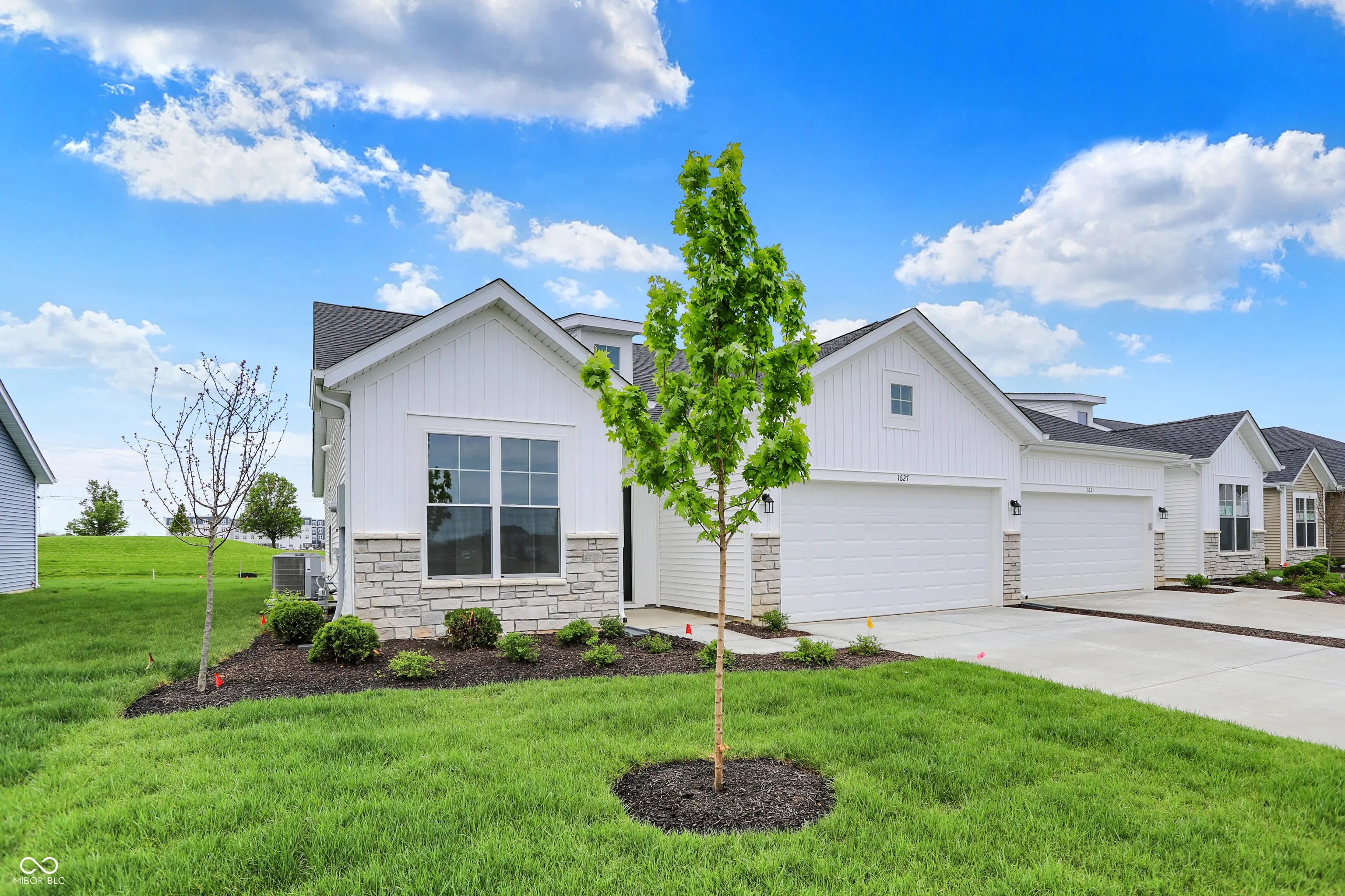 1627 Clover Crossing Drive, Greenfield
