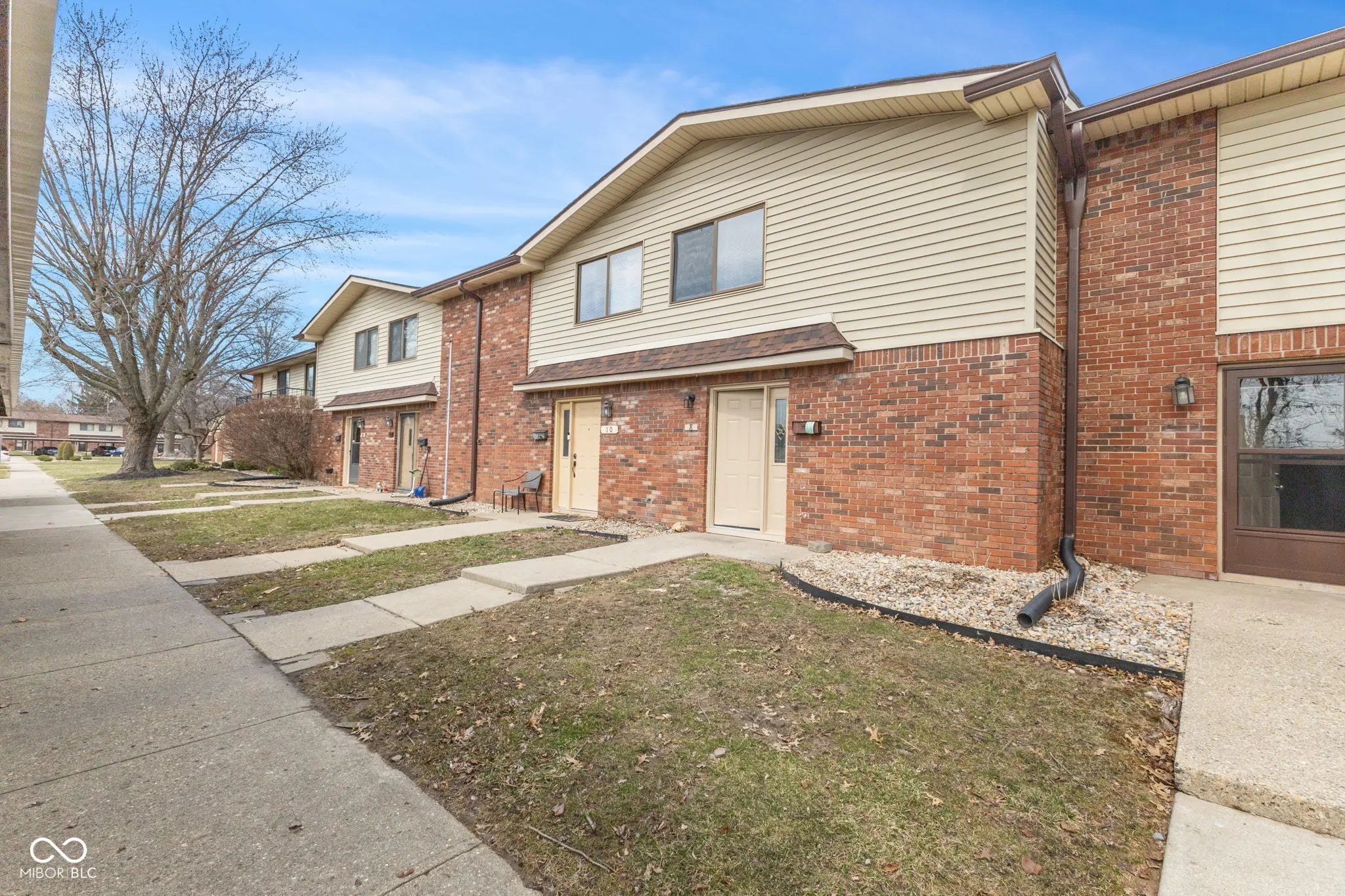 Photo of 8 Greenwood Trail S Drive Greenwood, IN 46142