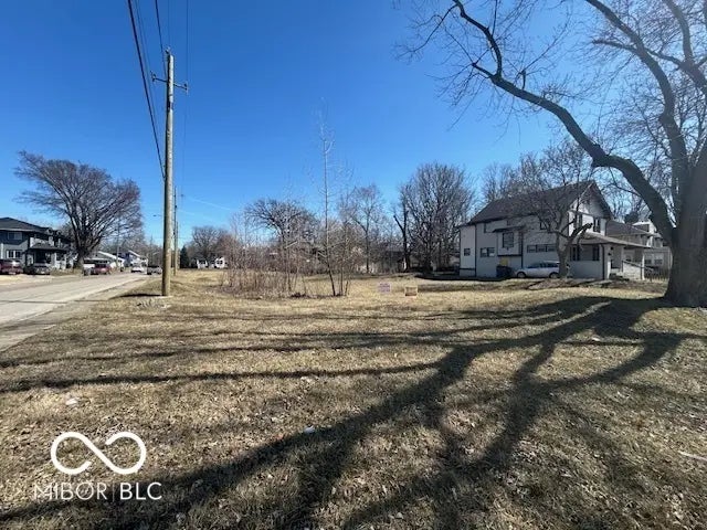 3359 Carrollton Avenue, Indianapolis