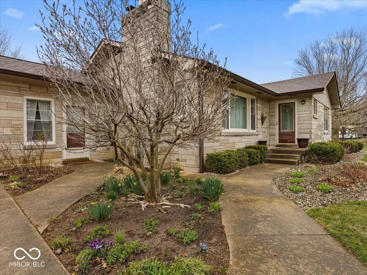 1418 E Maple Drive, Shelbyville
