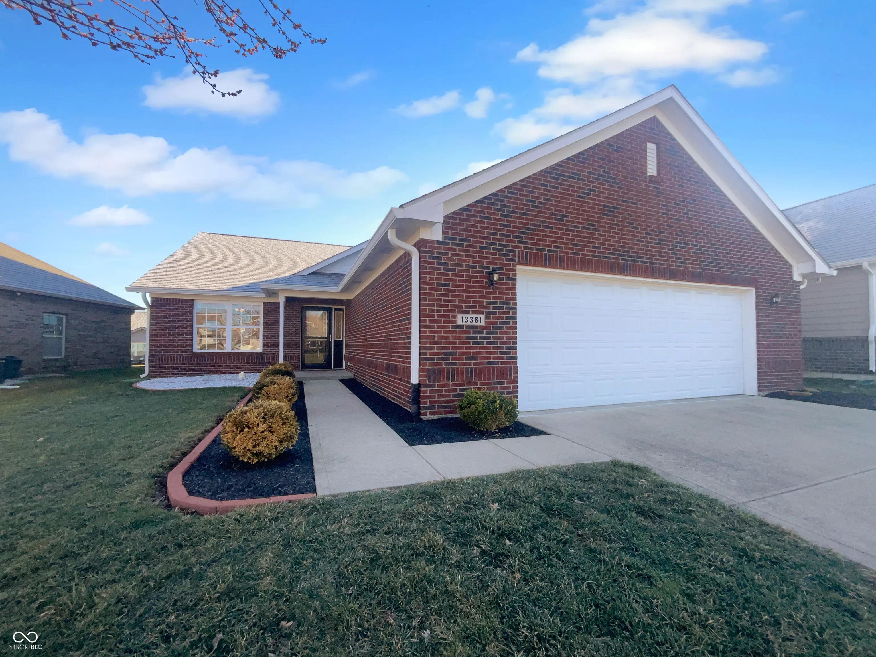 13381 N White Cloud Court, Camby