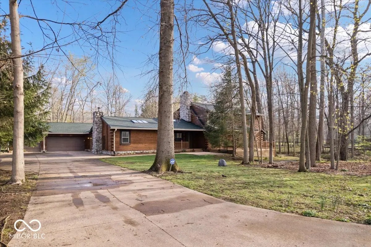 Photo of 98 Highland Manor Court S Indianapolis, IN 46228