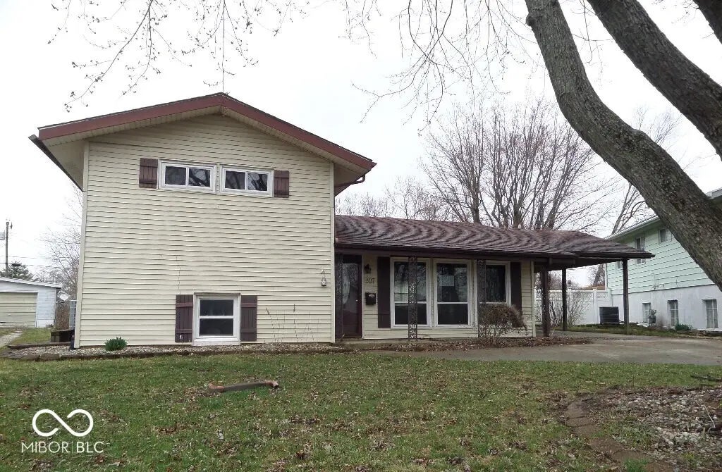 Photo of 807 N Knight Circle Marion, IN 46952