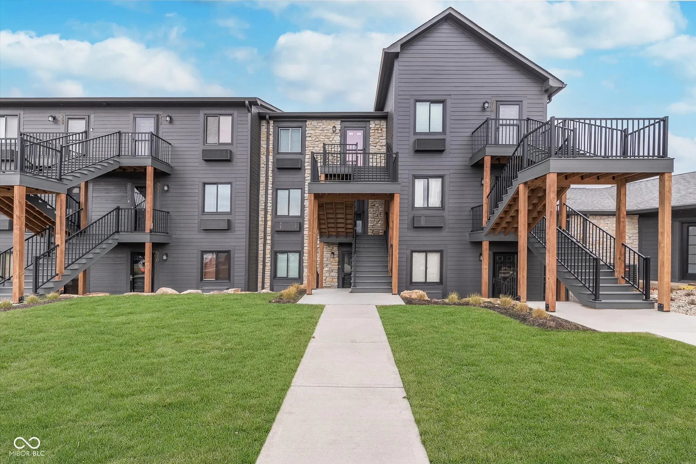 102 Clarendon Drive 514, Noblesville