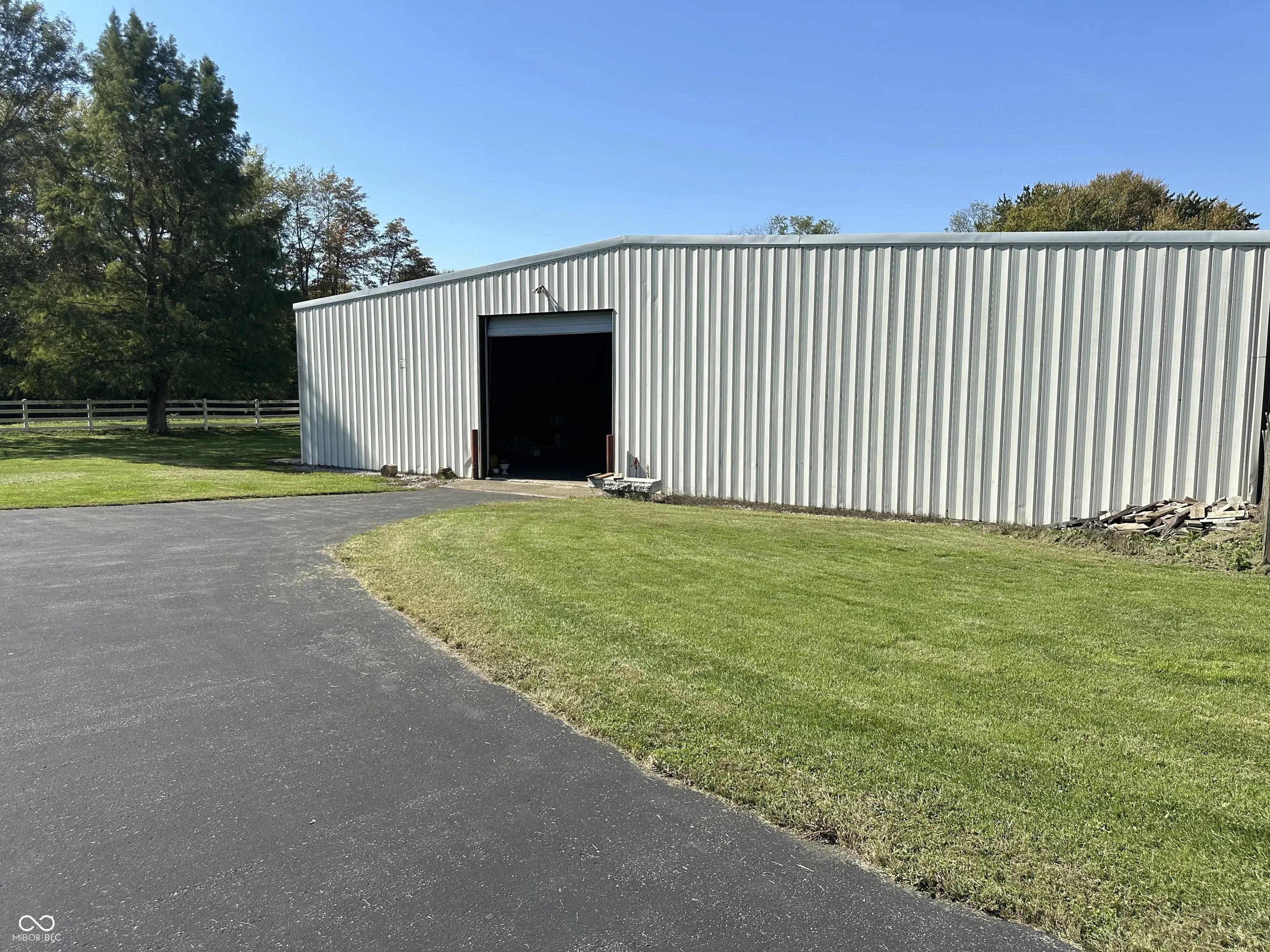 2397 E 820 Road S, Greensburg