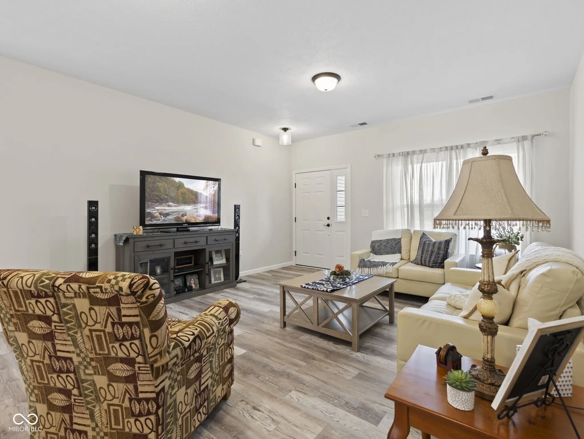 1911 S A Street MLS 22028853 Rolling Hills photo 2