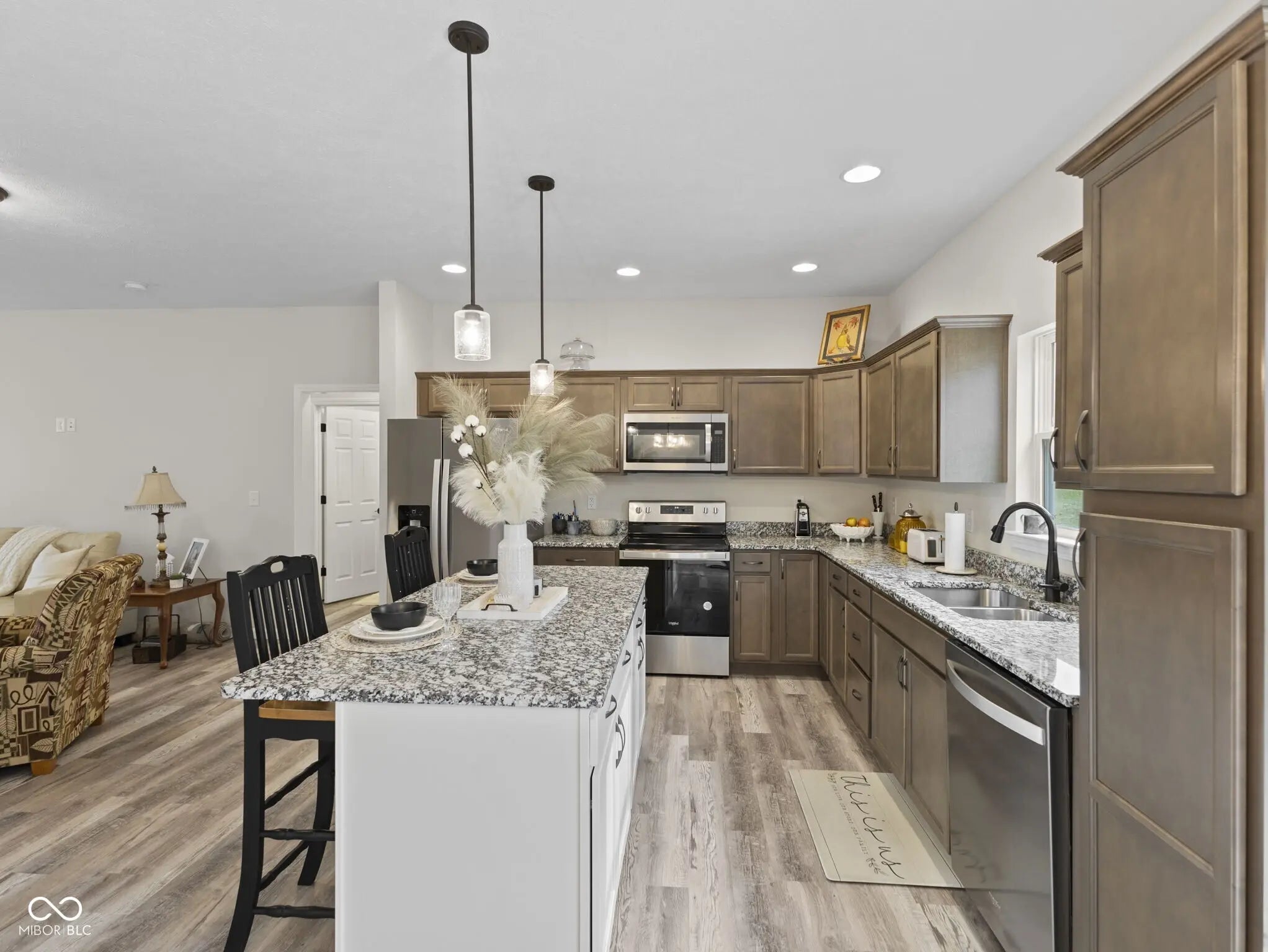 1911 S A Street MLS 22028853 Rolling Hills photo 6