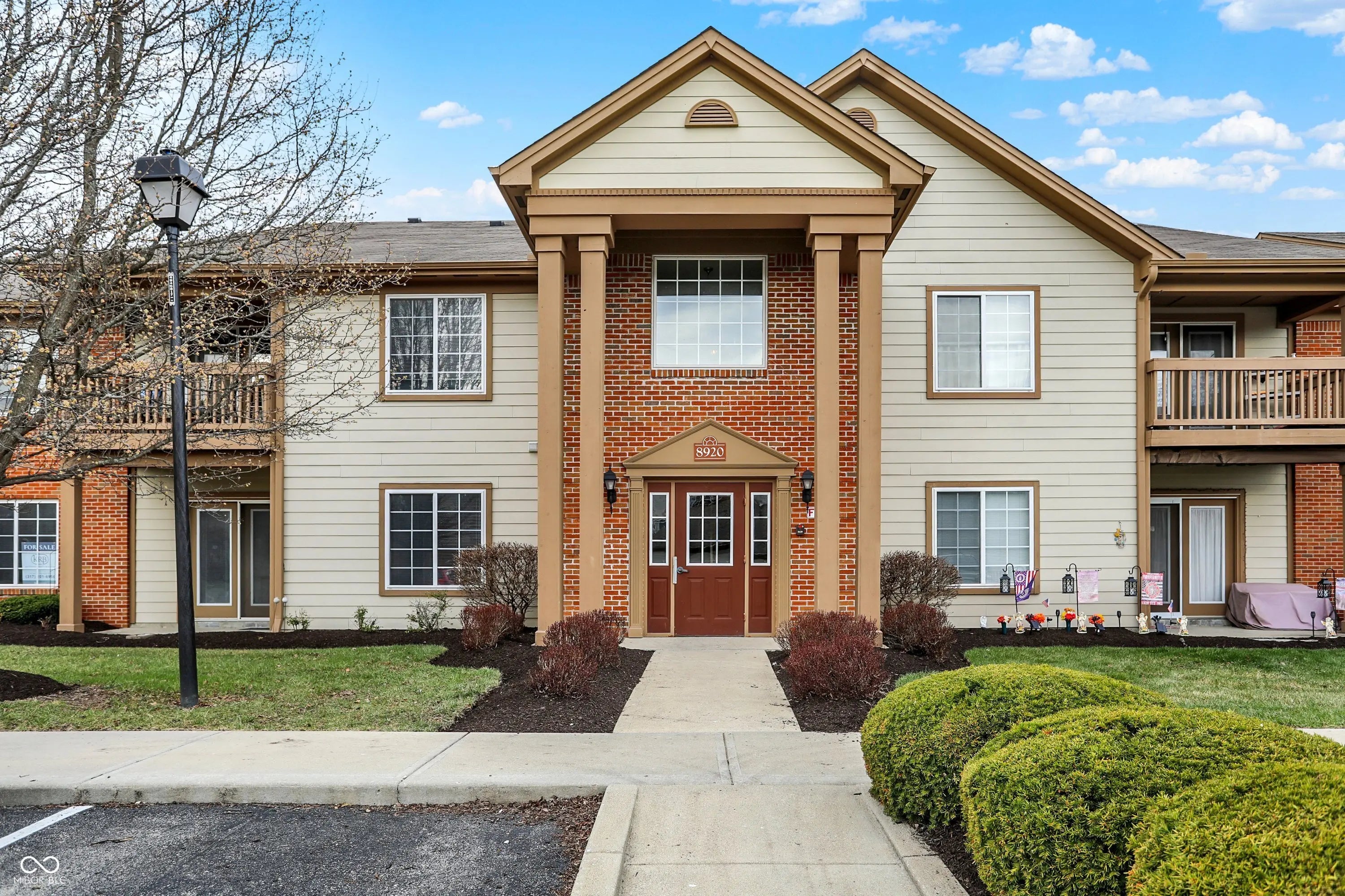 8920 Hunters Creek Drive 101, Indianapolis