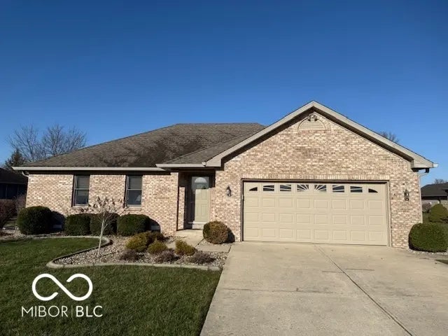 1864 Holiday Pines Drive, Brownsburg