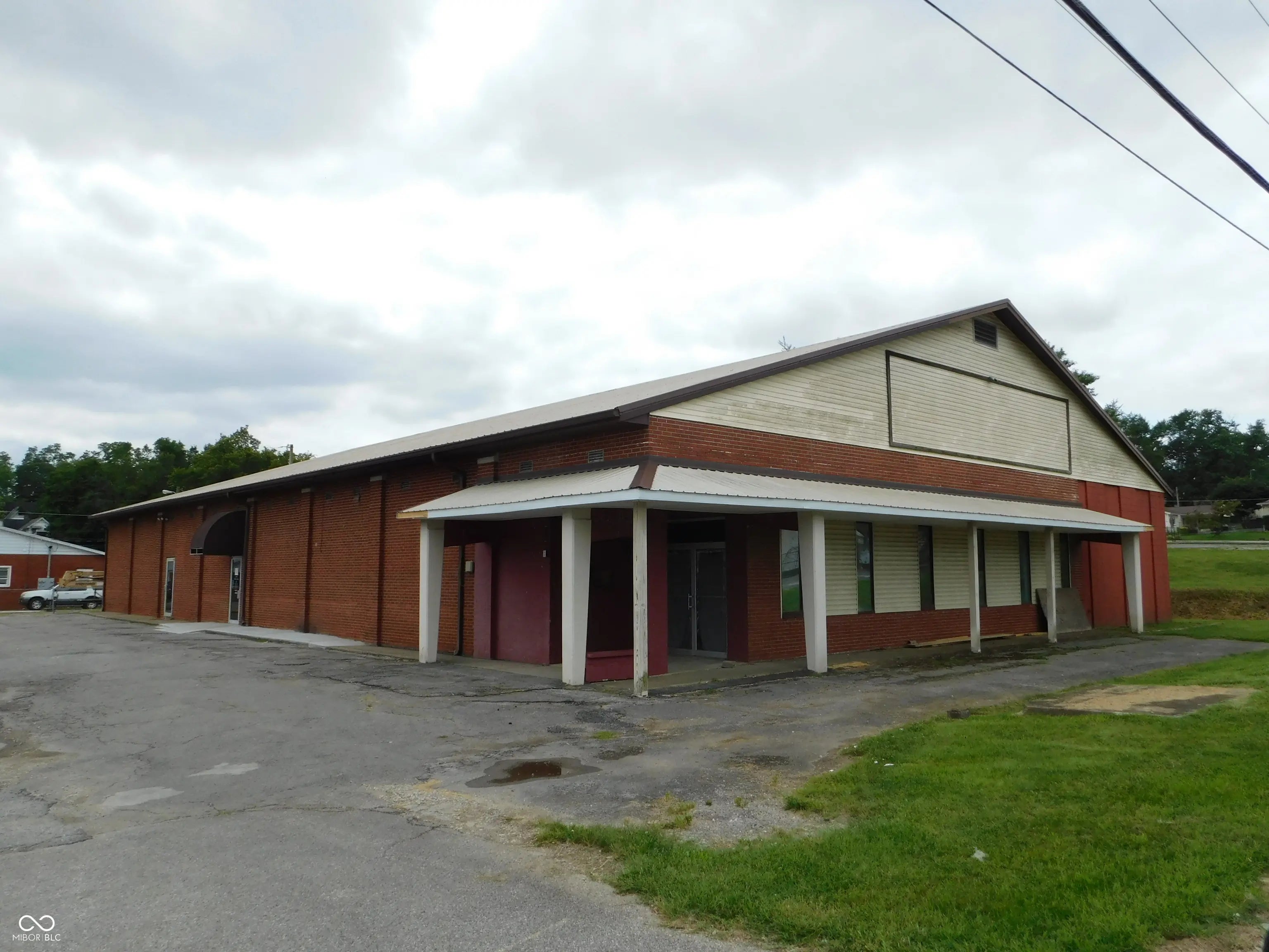 Photo of 300 W Mulberry Street Salem, IN 47167