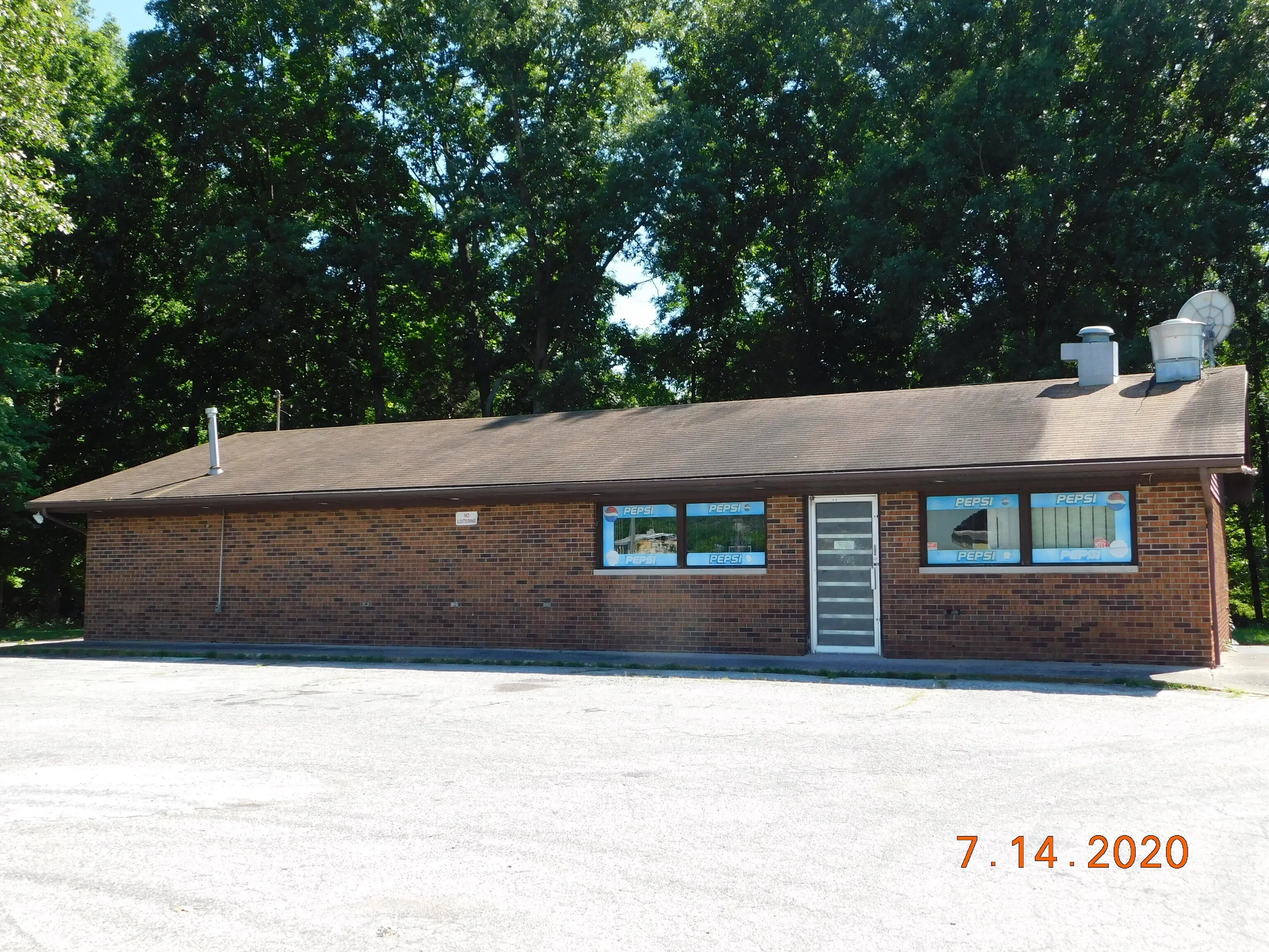 Photo of 372 W Vincennes Trail Pekin, IN 47165
