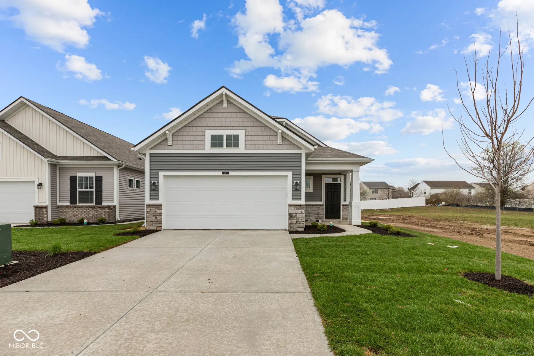 5211 Rolling Meadow Boulevard, Indianapolis