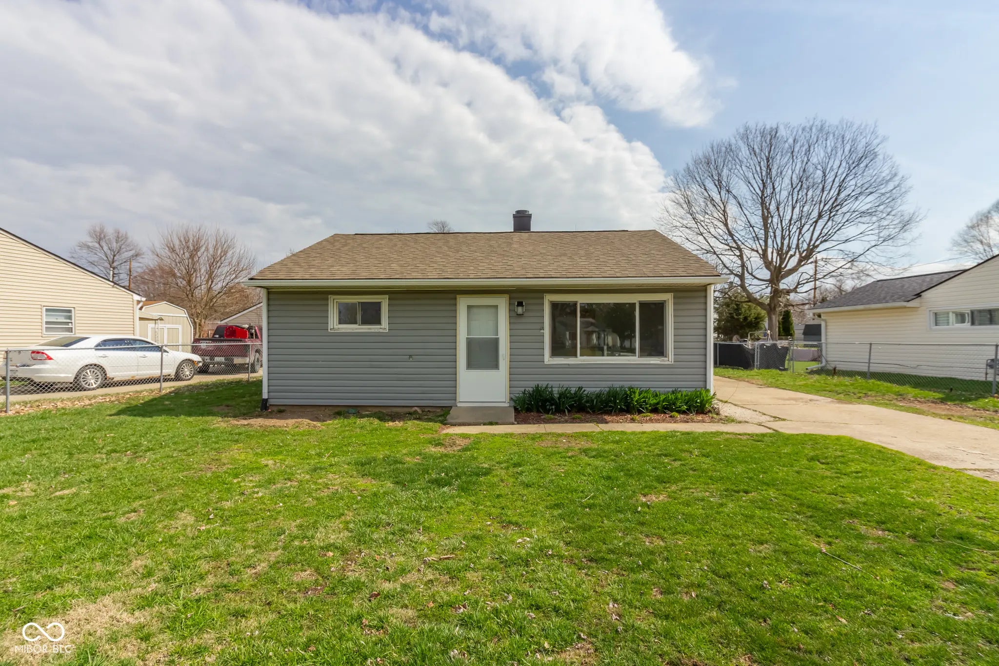 Photo of 380 Parkway Street Whiteland, IN 46184