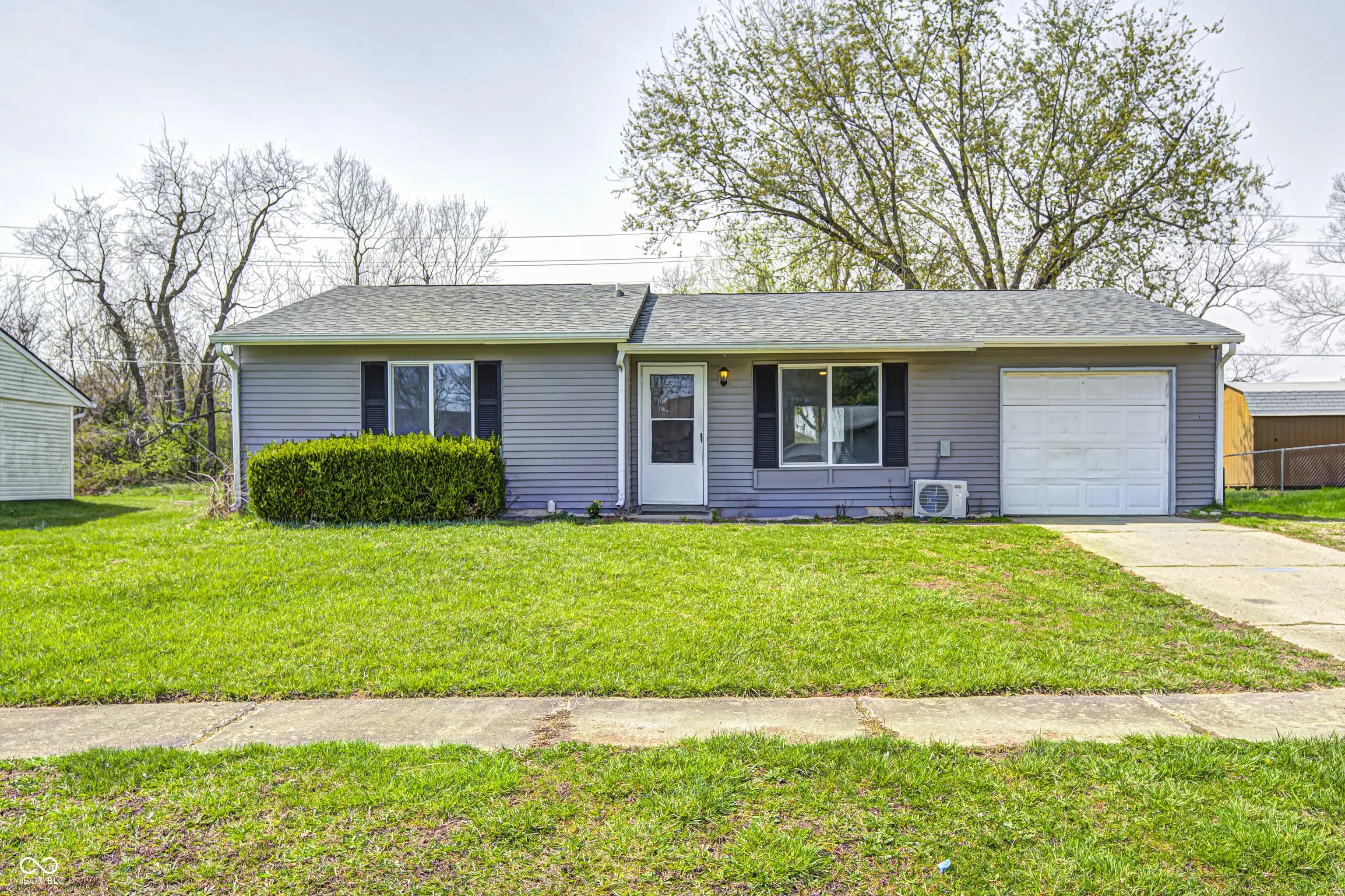 6124 Dry Den Court, Indianapolis