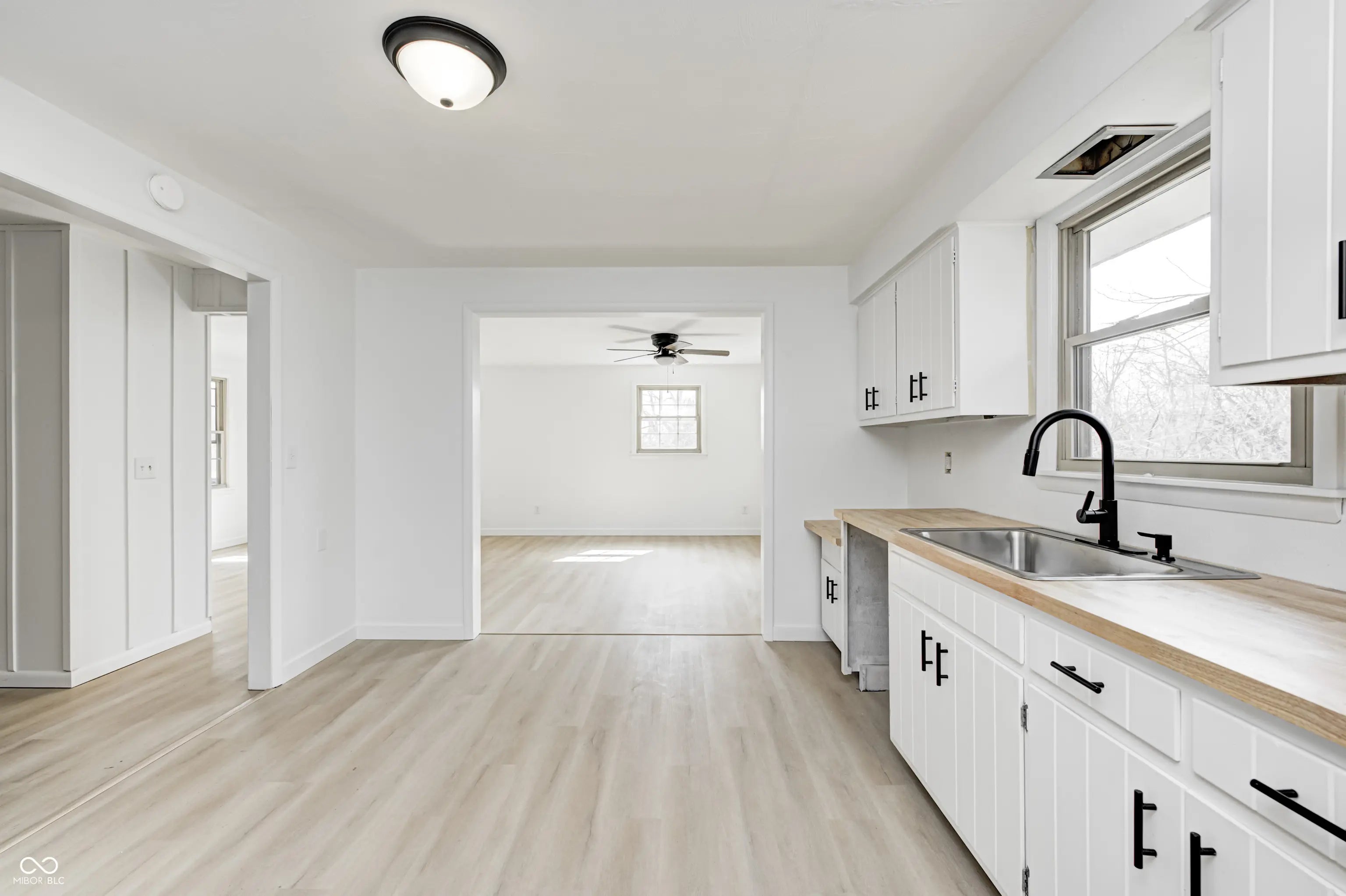 5453 S Westwood Drive MLS 22029850 Lake Haven photo 10