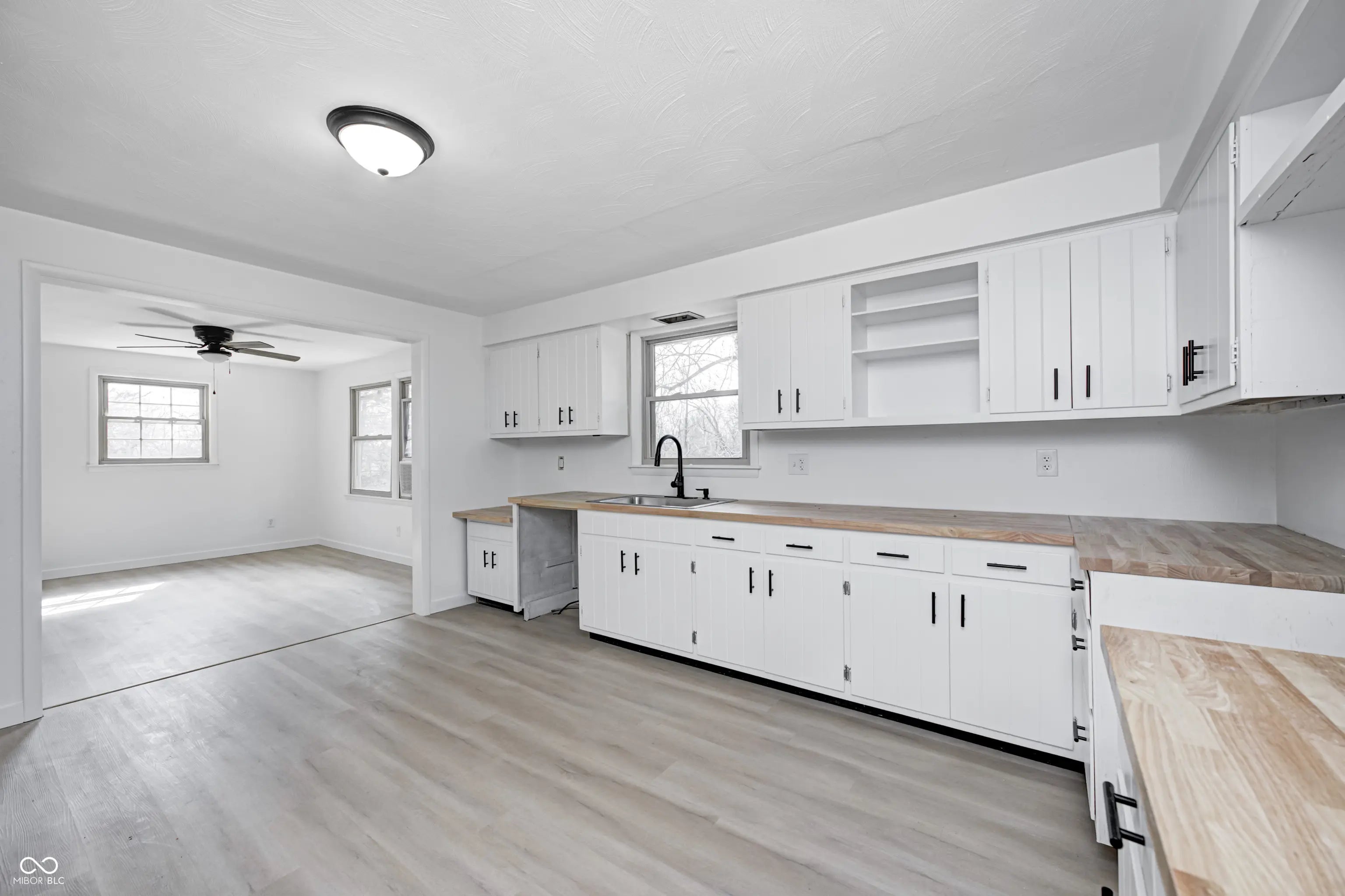 5453 S Westwood Drive MLS 22029850 Lake Haven photo 11