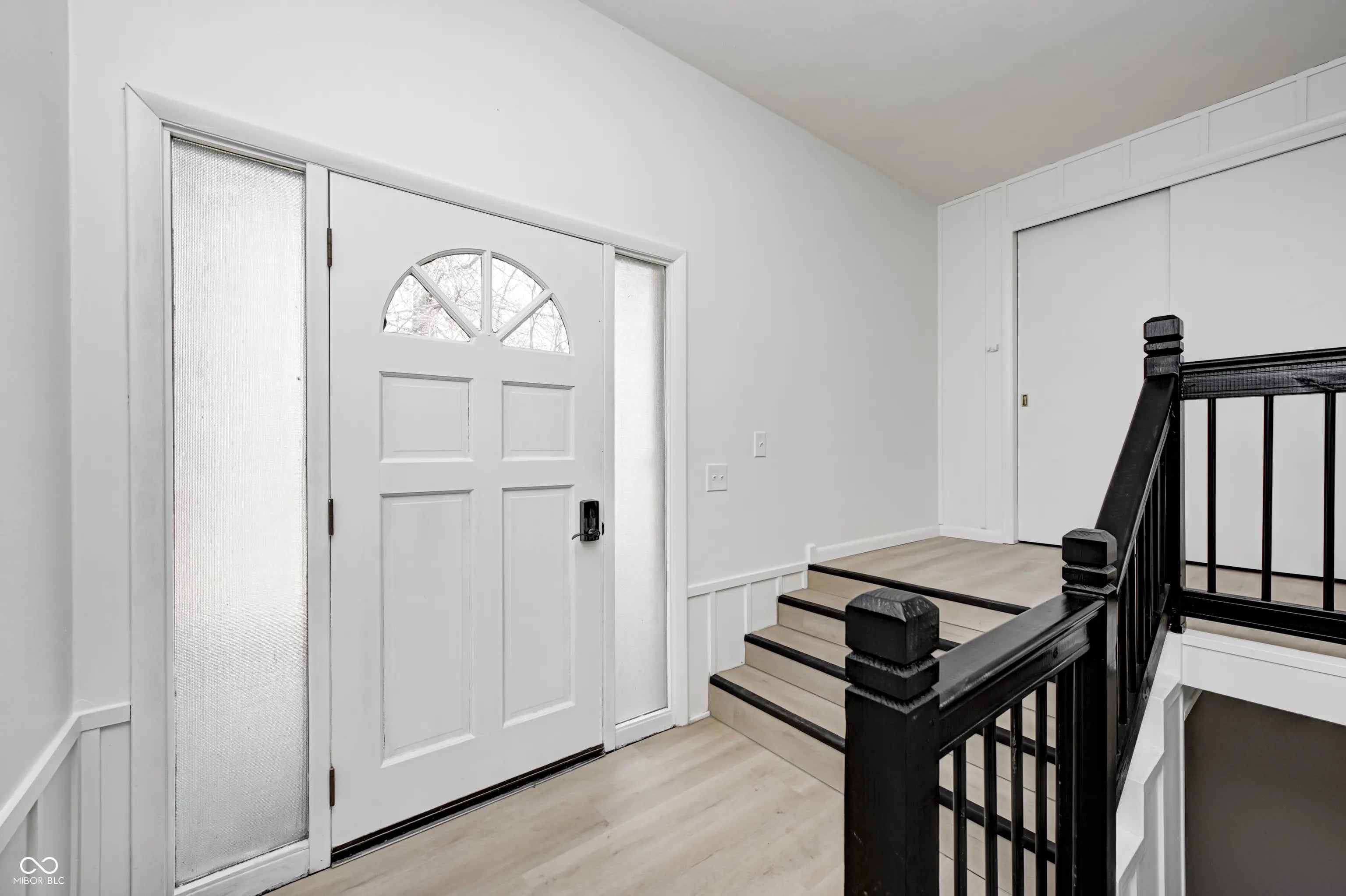 5453 S Westwood Drive MLS 22029850 Lake Haven photo 1