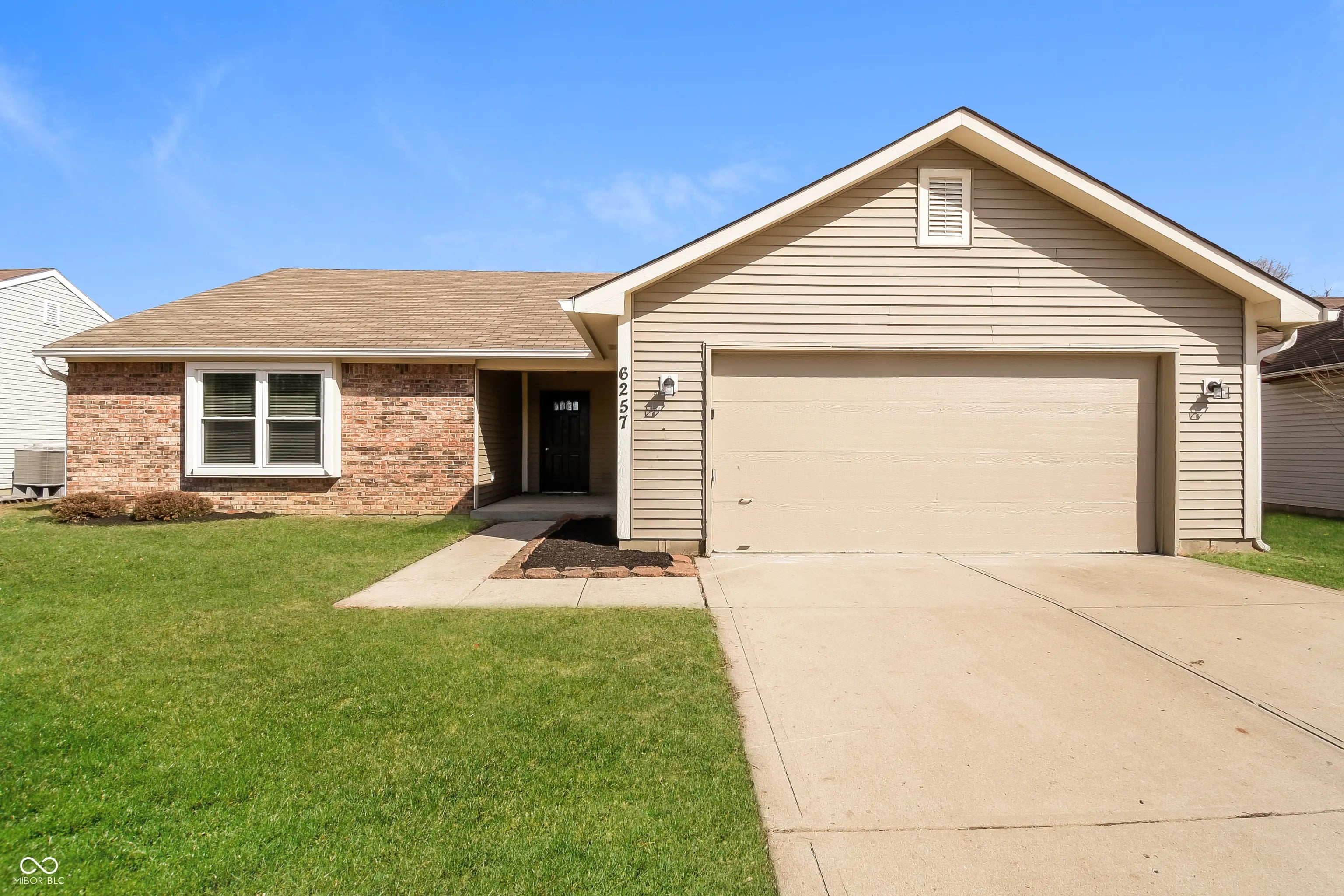 6257 Cooper Pointe Drive, Indianapolis