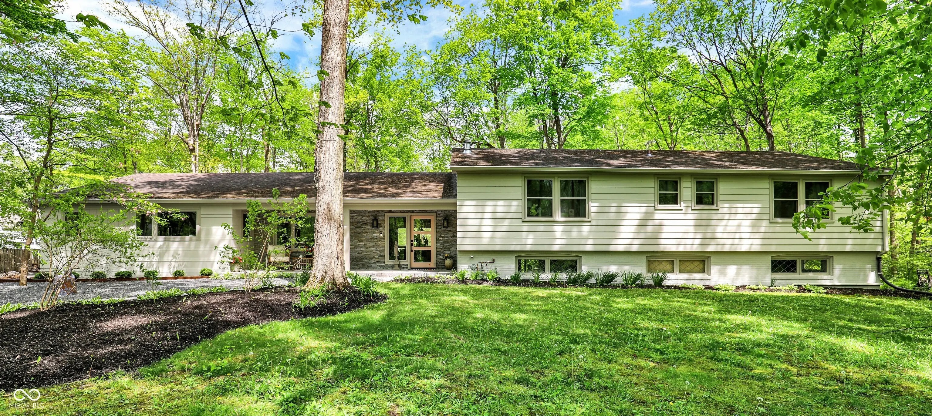 Photo of 8990 Pickwick Drive Indianapolis, IN 46260