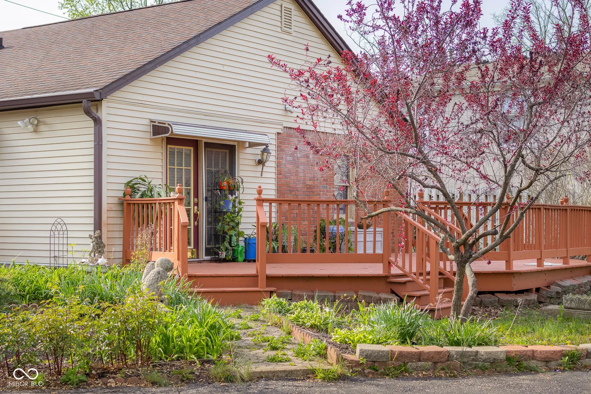6141 Madison Avenue, Indianapolis