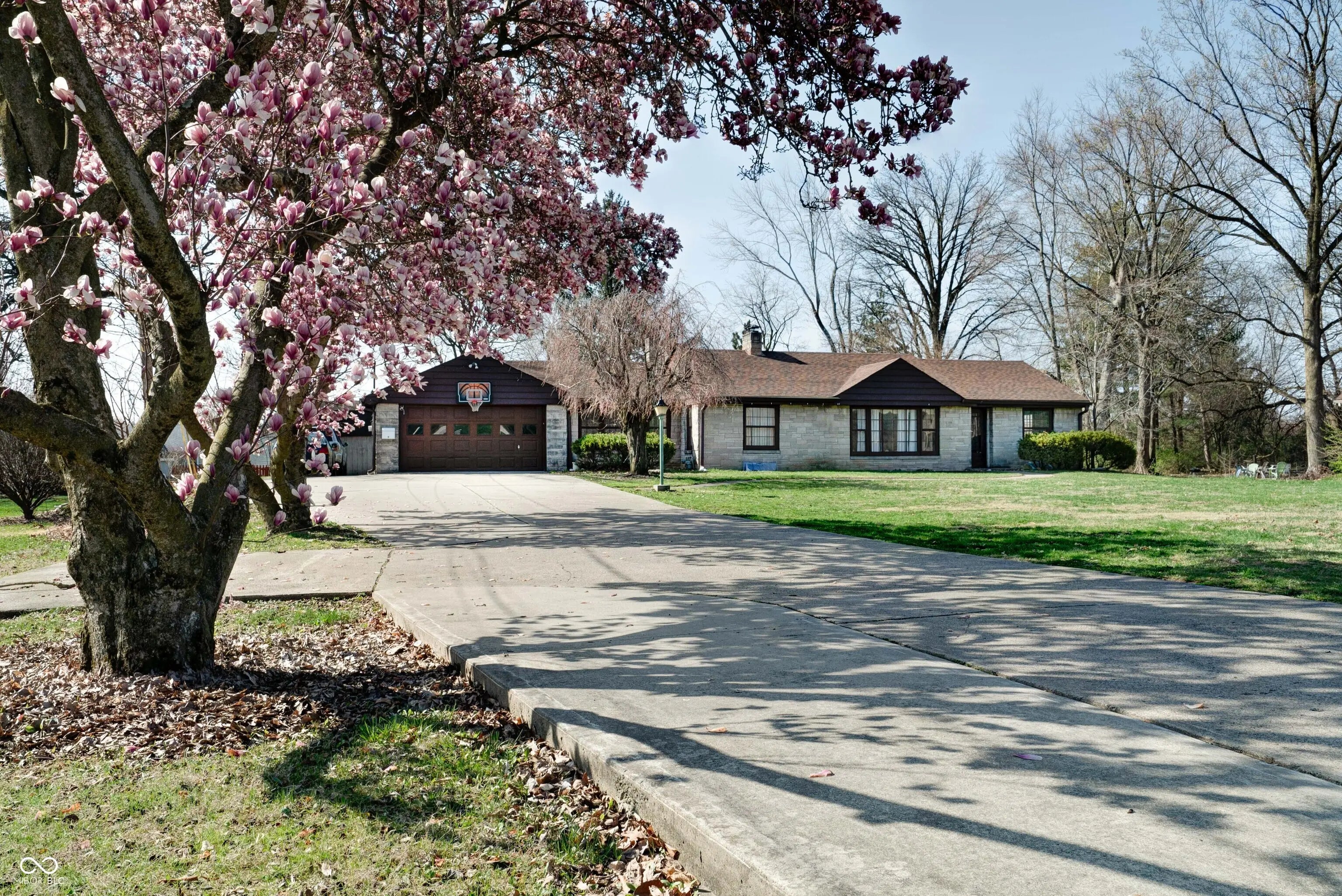 6047 W 56th Street, Indianapolis