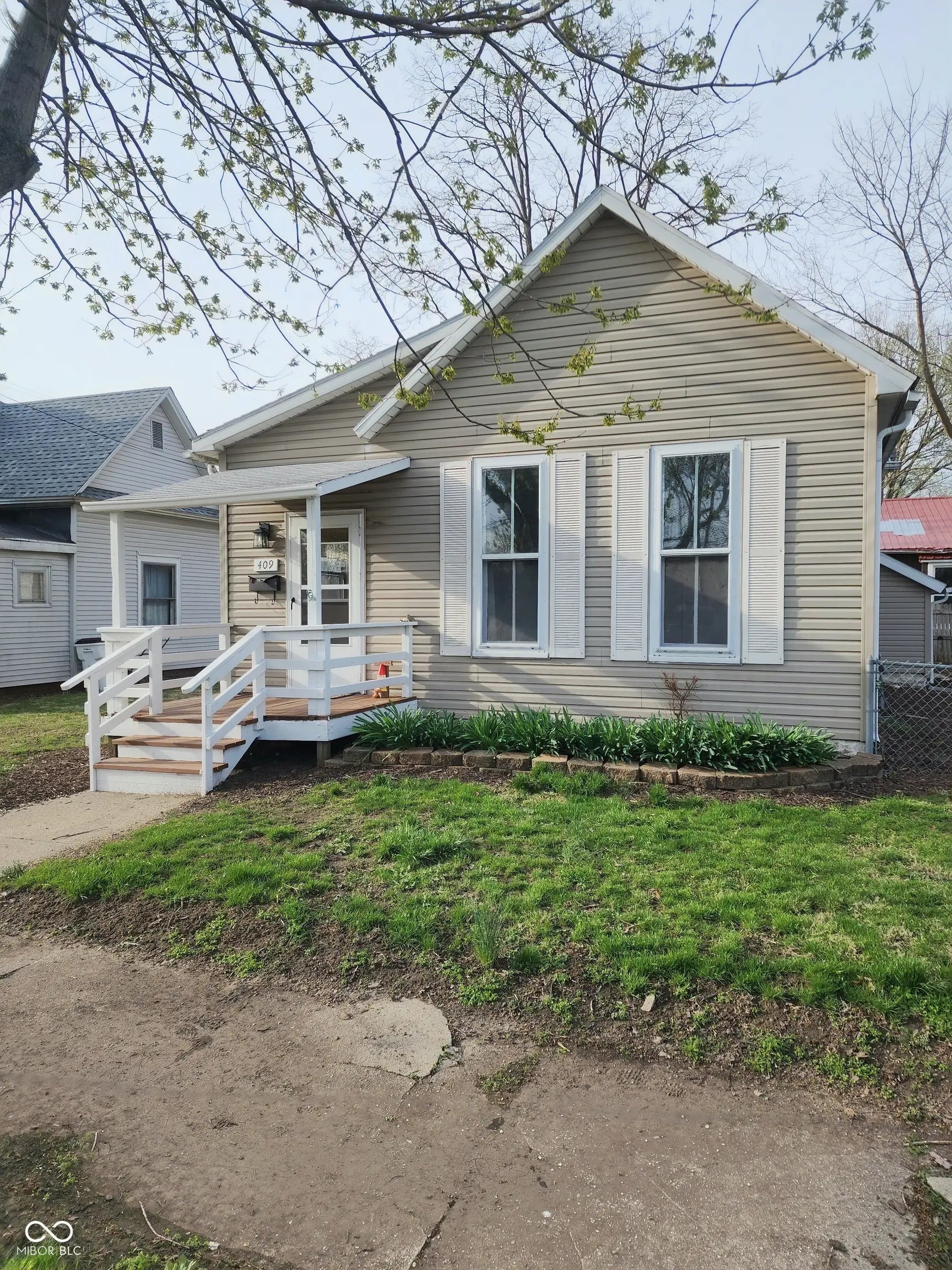 Photo of 409 Sycamore Street Clinton, IN 47842
