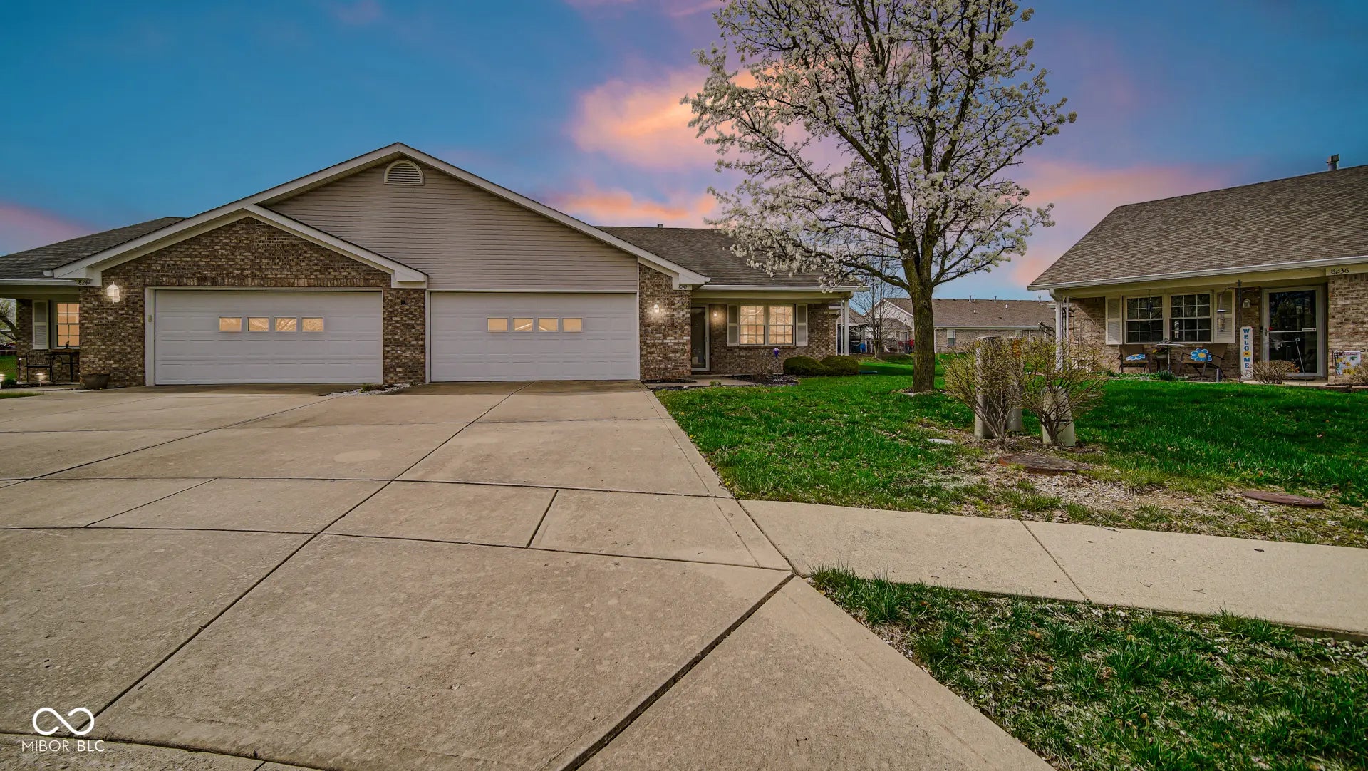 8242 Frankdale Court, Indianapolis