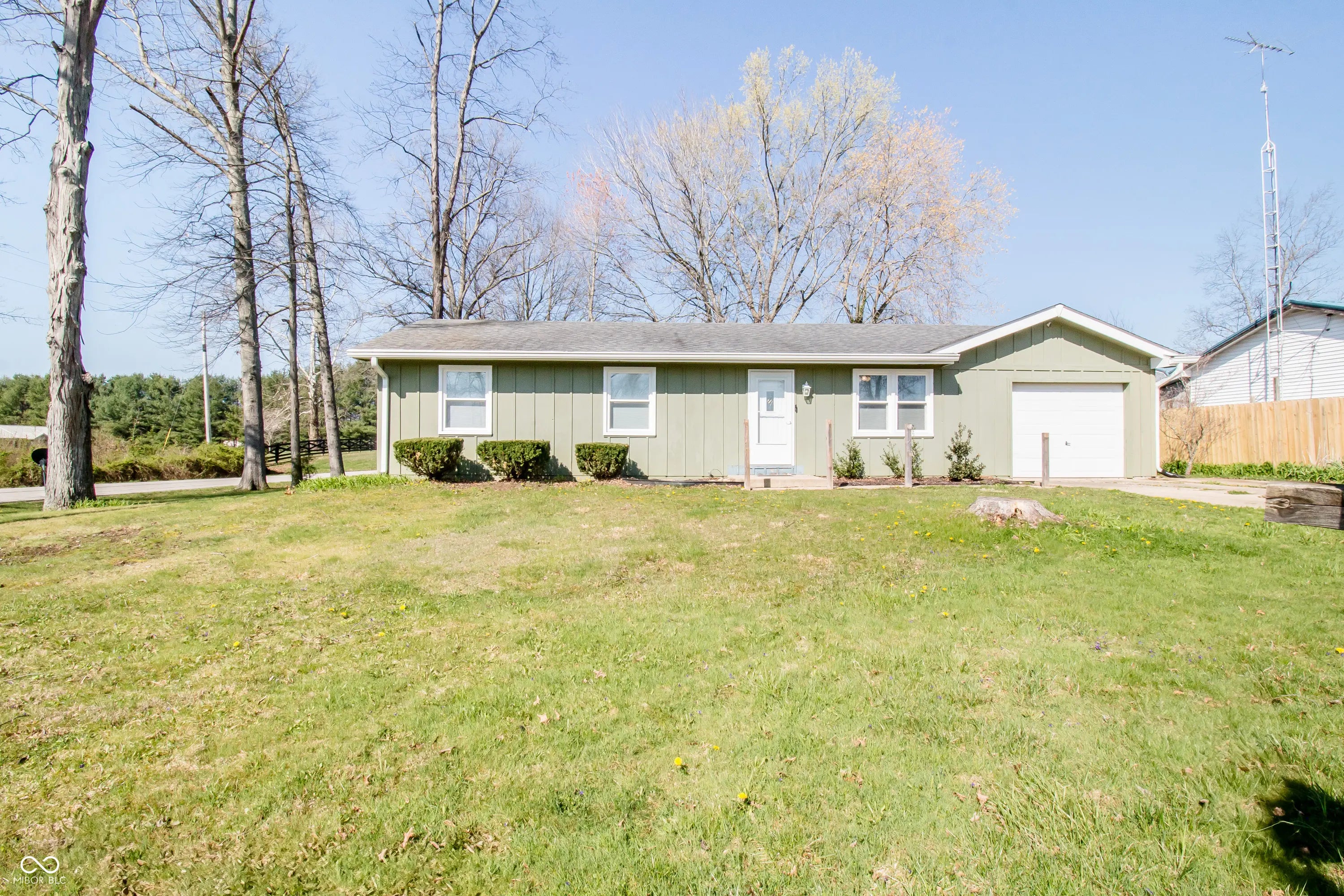 12566 S Hillview Drive, Columbus