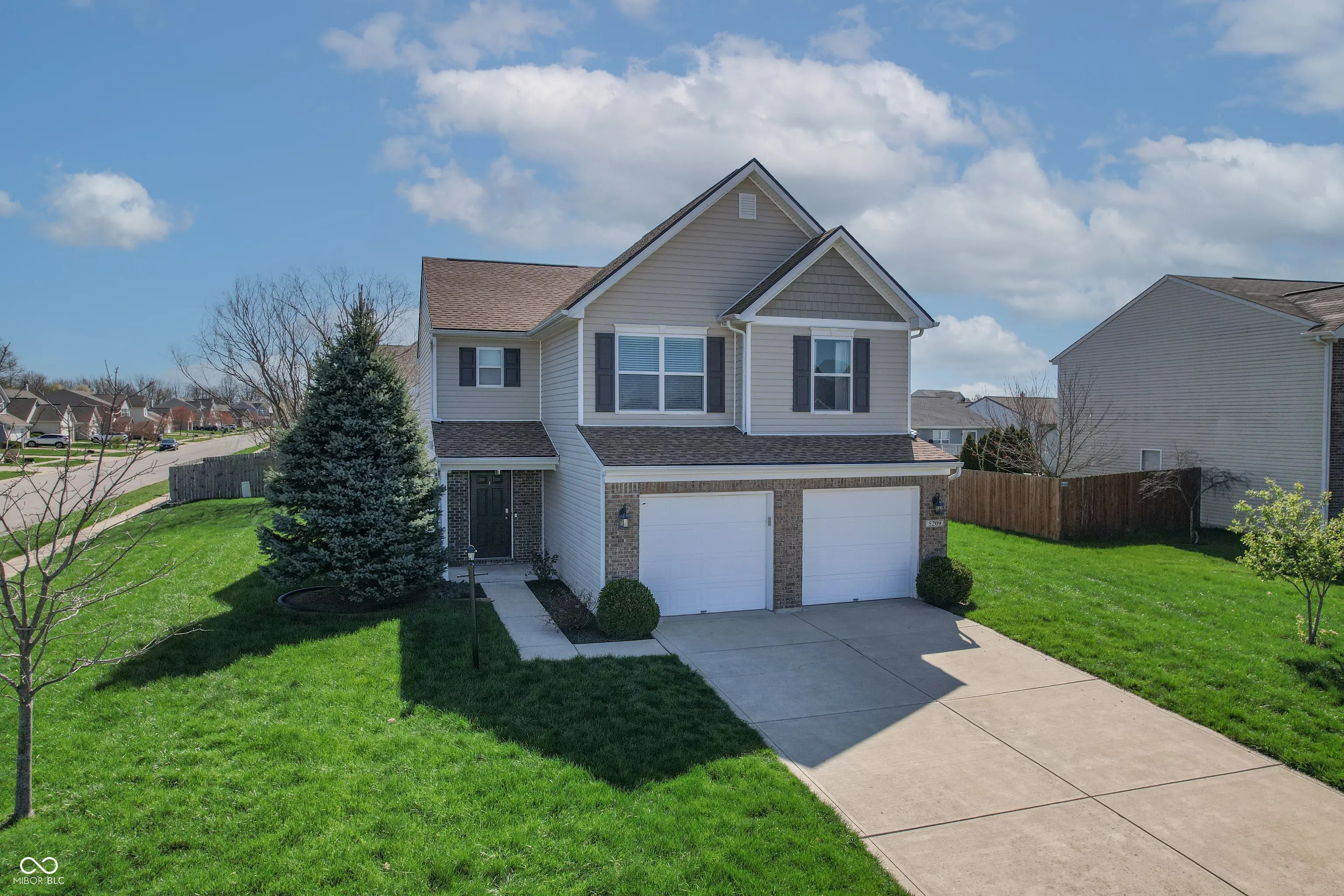 5209 Twin Bridge Boulevard, Indianapolis