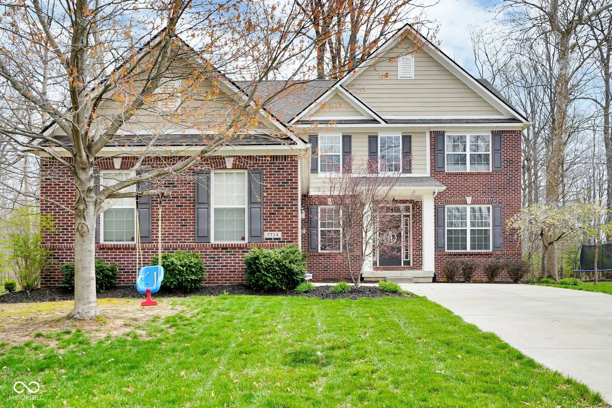 7714 Black Walnut Drive, Avon