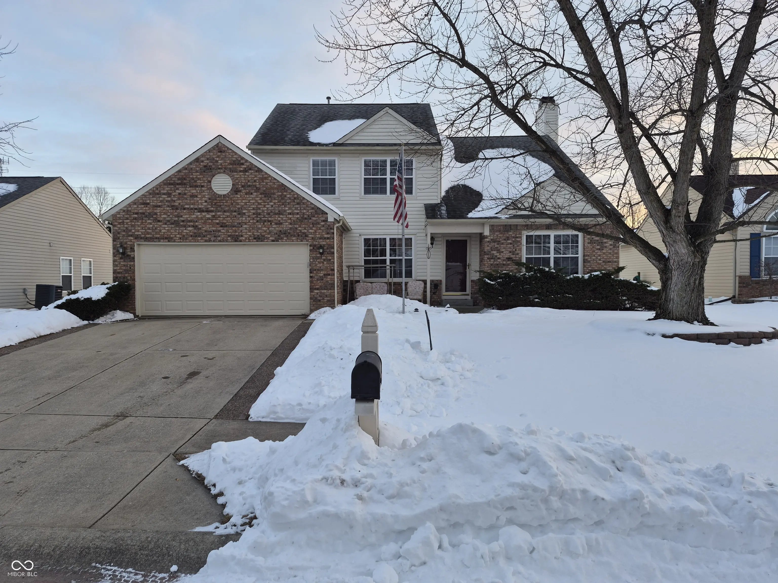 Photo of 10629 Simsbury Court Indianapolis, IN 46236