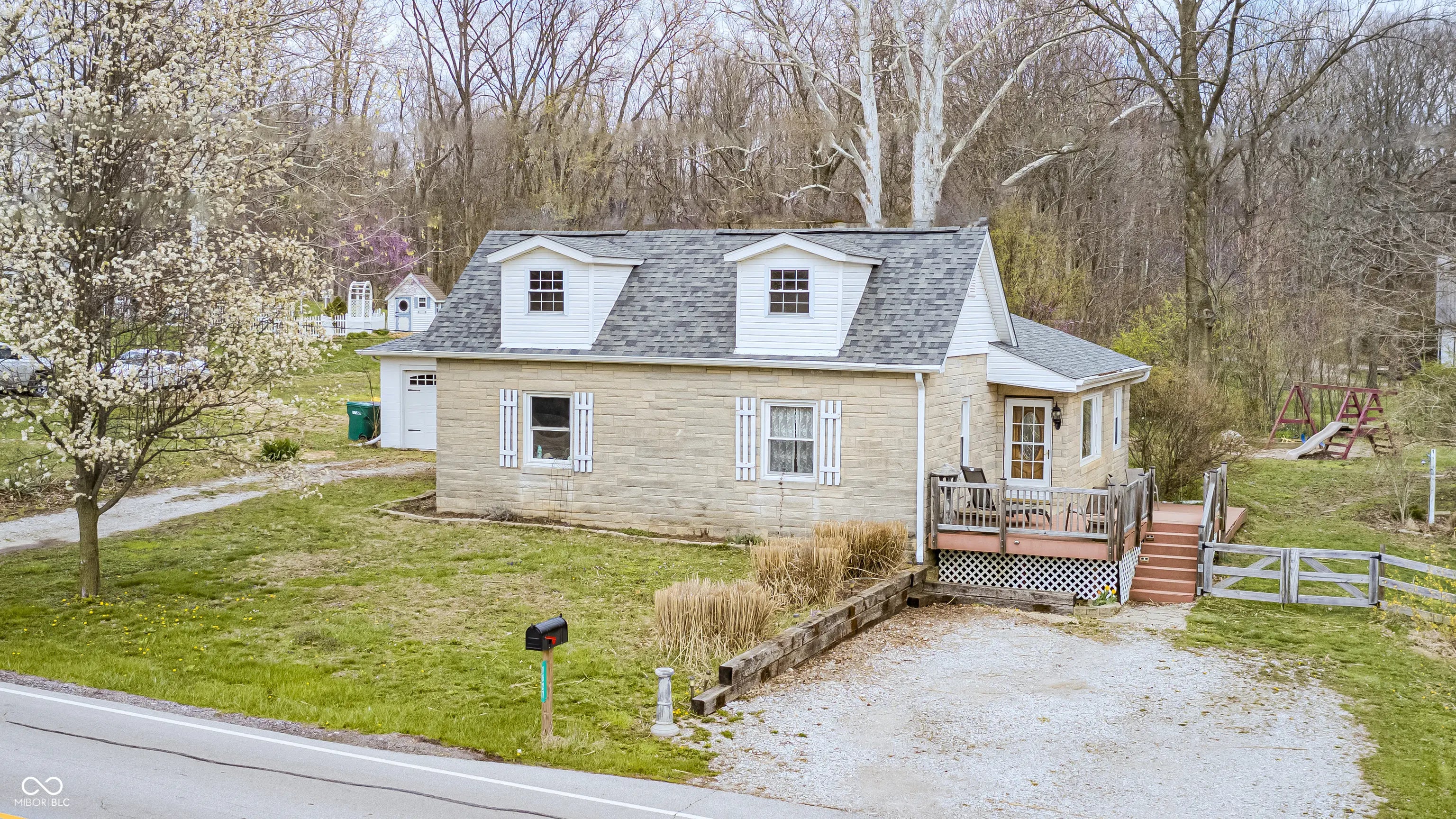 1527 N Washington Street, Danville
