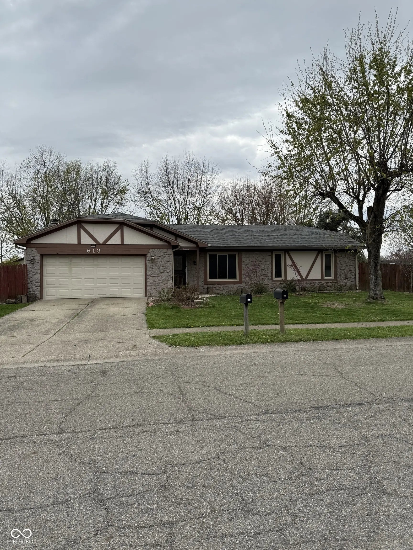 613 Rahkewood Drive, Indianapolis