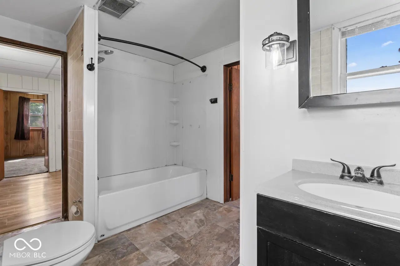 1126 N Anderson Street MLS 22032484 No Subdivision photo 13