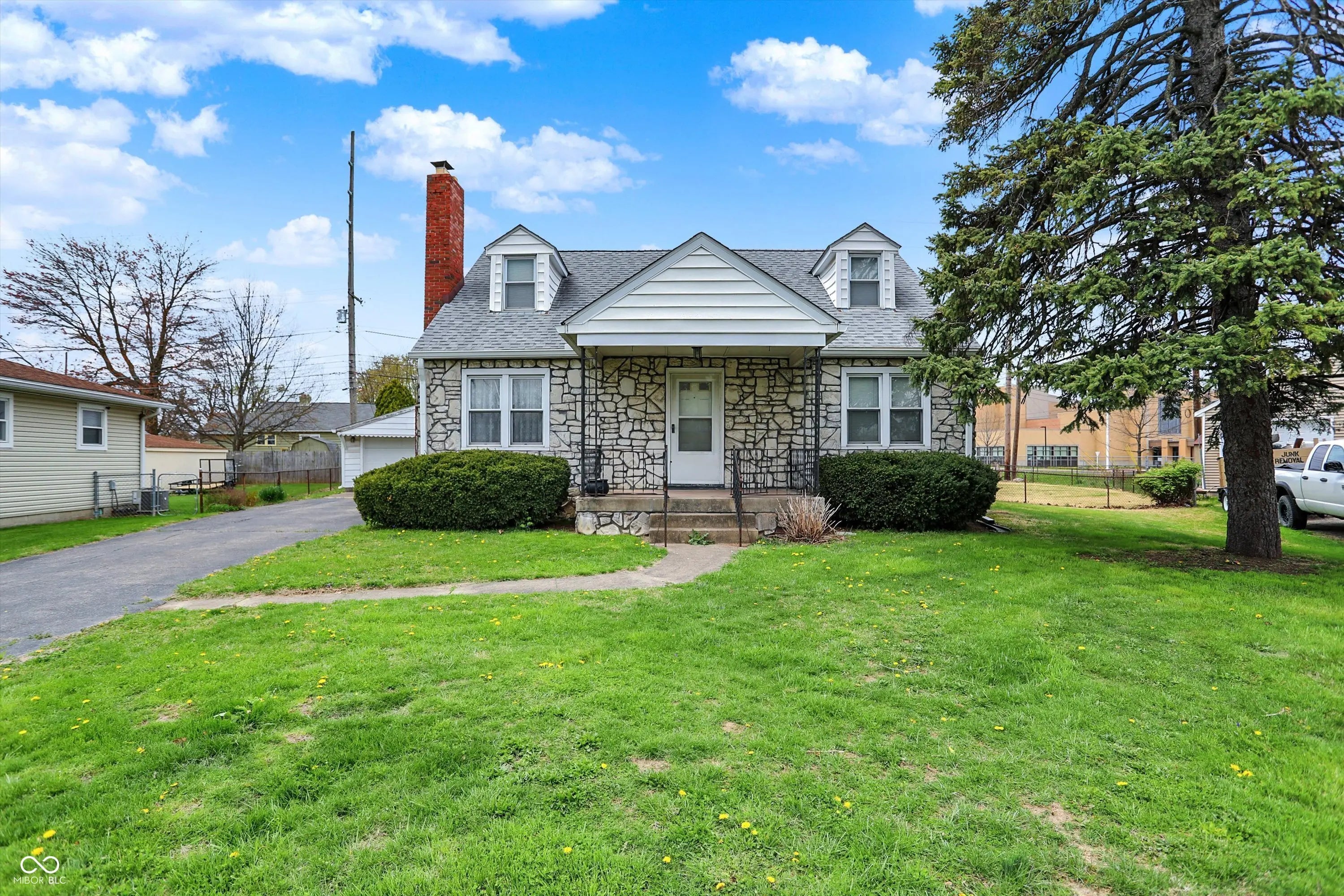 1194 S Faculty Drive, Indianapolis