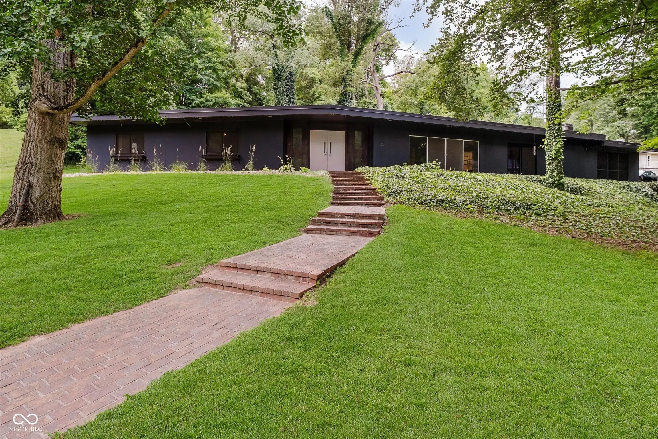 701 Hawthorn Road, New Castle