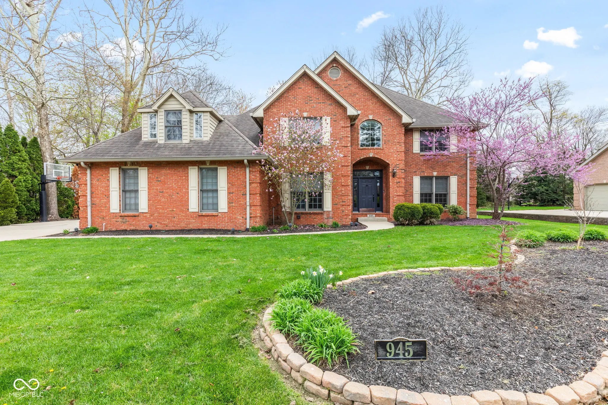 945 Baywood Court, Columbus